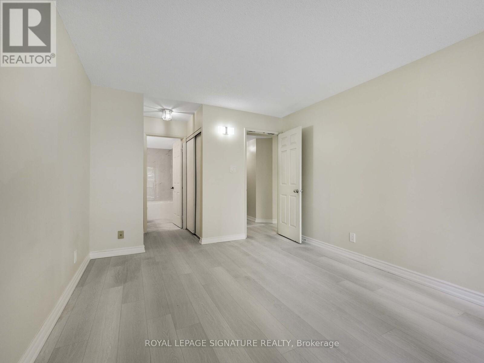 1006 - 44 Gerrard Street W, Toronto, Ontario  M5G 2K2 - Photo 12 - C12210220