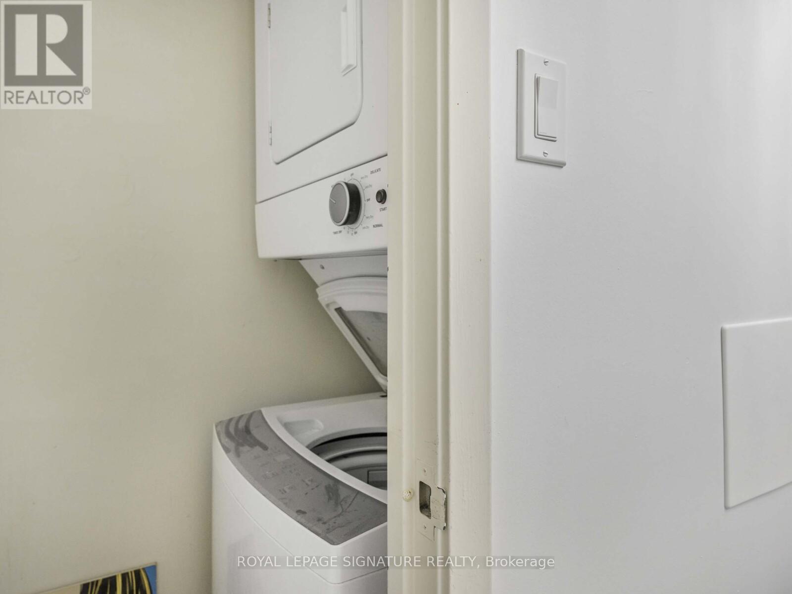 1006 - 44 Gerrard Street W, Toronto, Ontario  M5G 2K2 - Photo 18 - C12210220