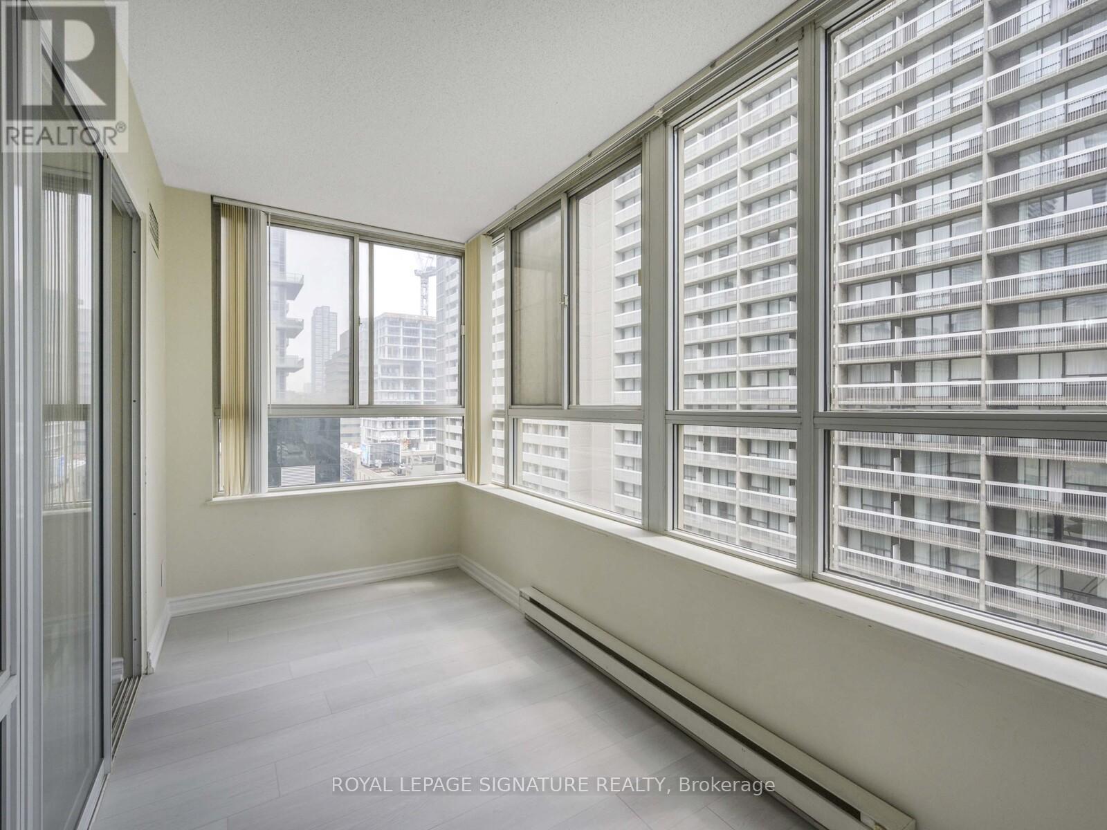 1006 - 44 Gerrard Street W, Toronto, Ontario  M5G 2K2 - Photo 23 - C12210220
