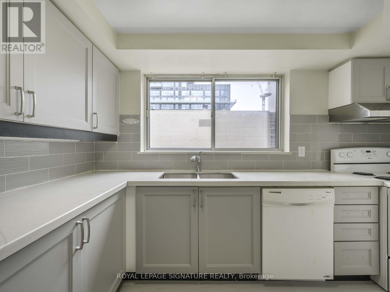 1006 - 44 Gerrard Street W, Toronto, Ontario  M5G 2K2 - Photo 7 - C12210220