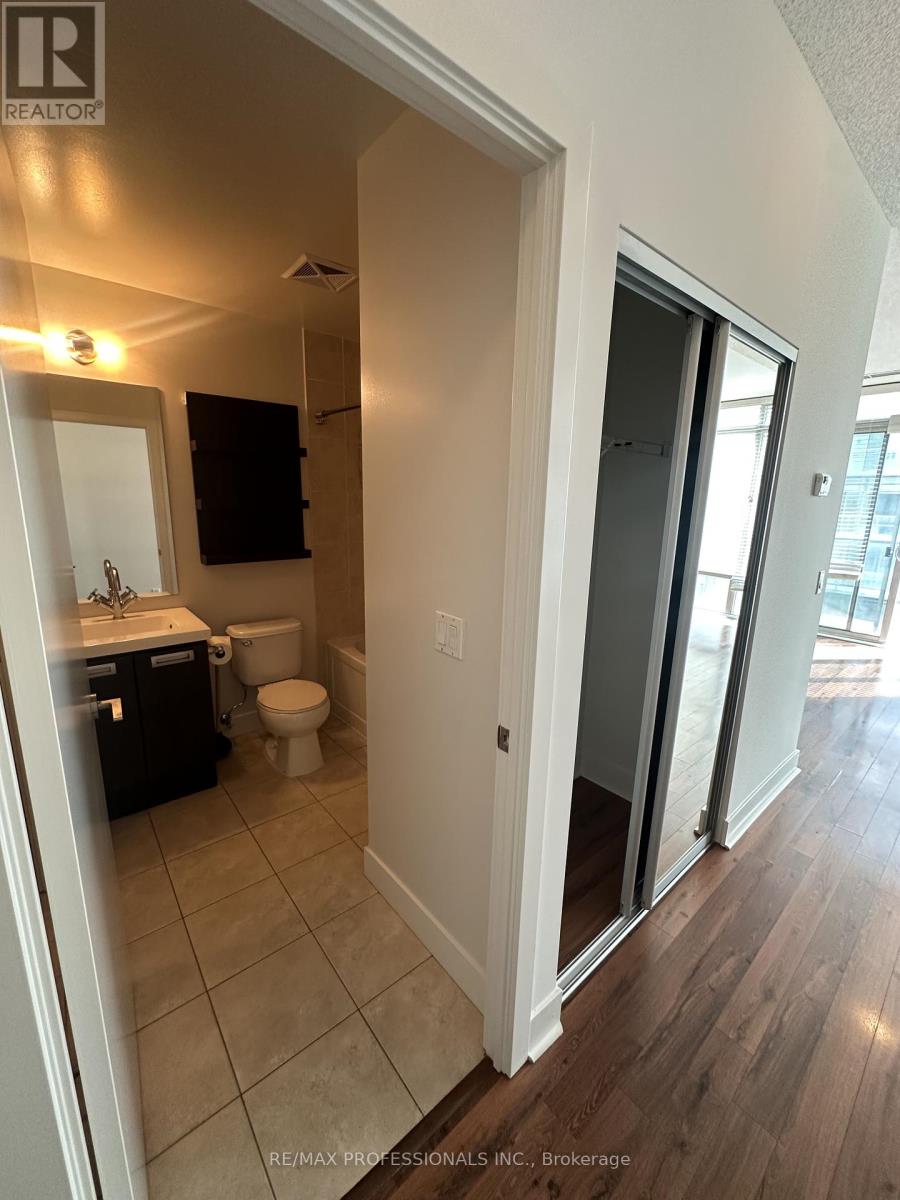 802 - 90 Stadium Road, Toronto, Ontario  M5V 3W5 - Photo 10 - C12210241