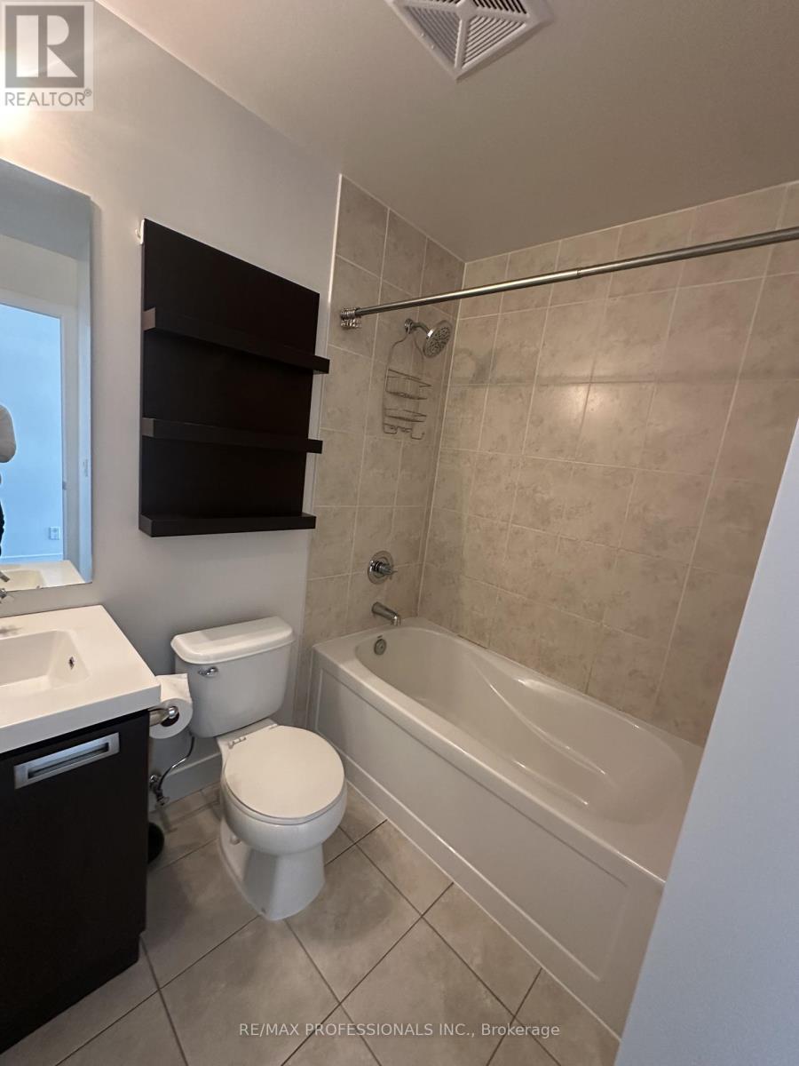 802 - 90 Stadium Road, Toronto, Ontario  M5V 3W5 - Photo 11 - C12210241