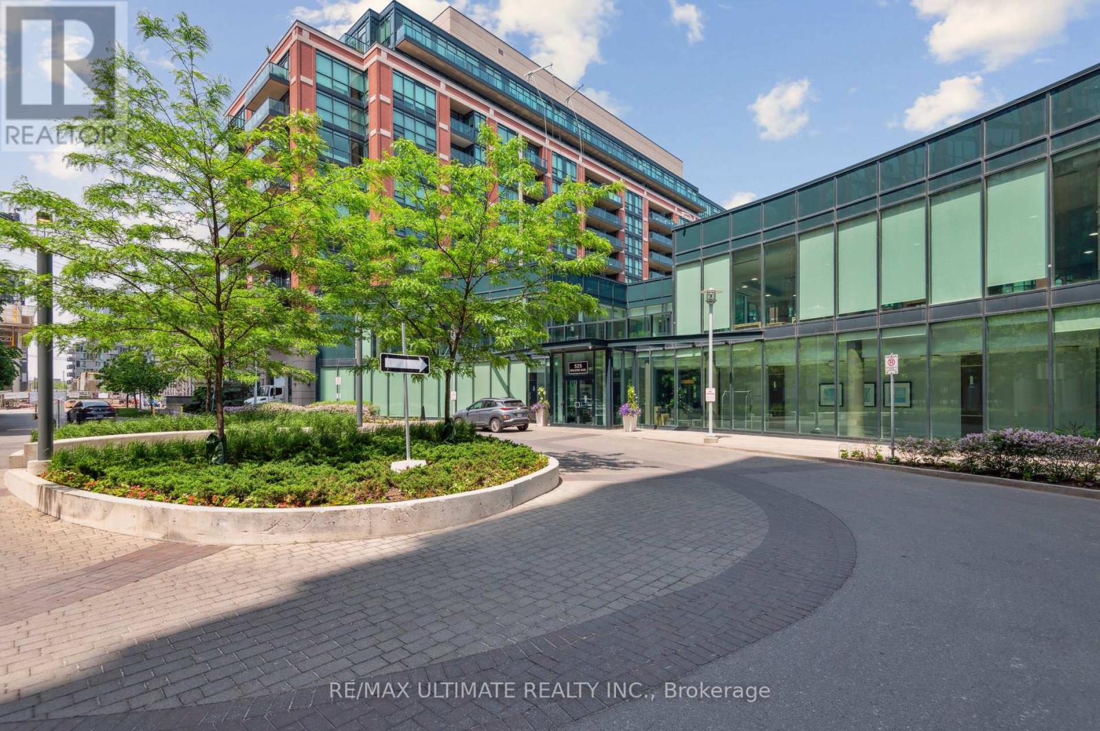 240 - 252 WILSON AVENUE, Toronto, Ontario