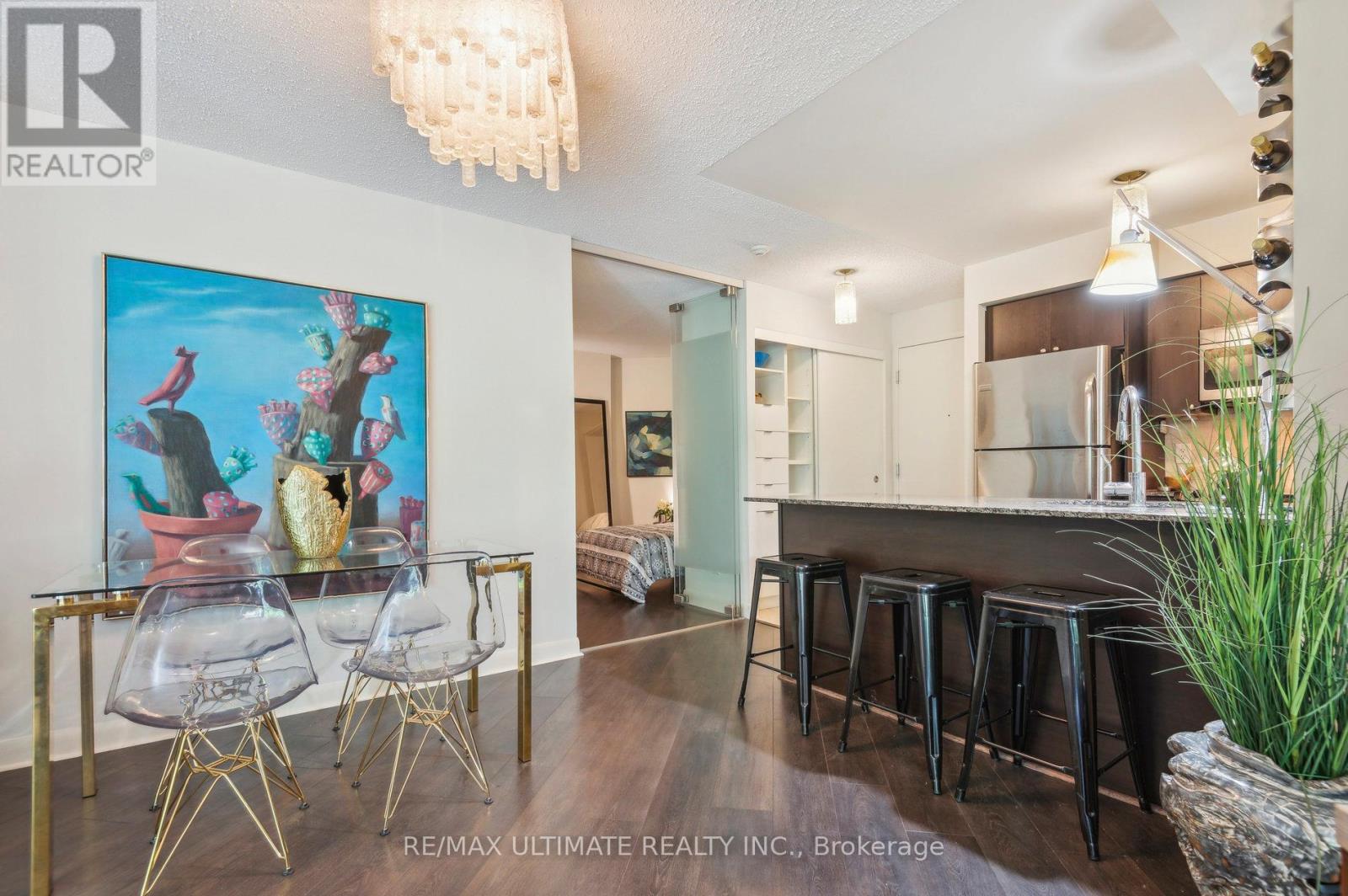 240 - 525 Wilson Avenue, Toronto, Ontario  M3H 0A7 - Photo 2 - C12210271