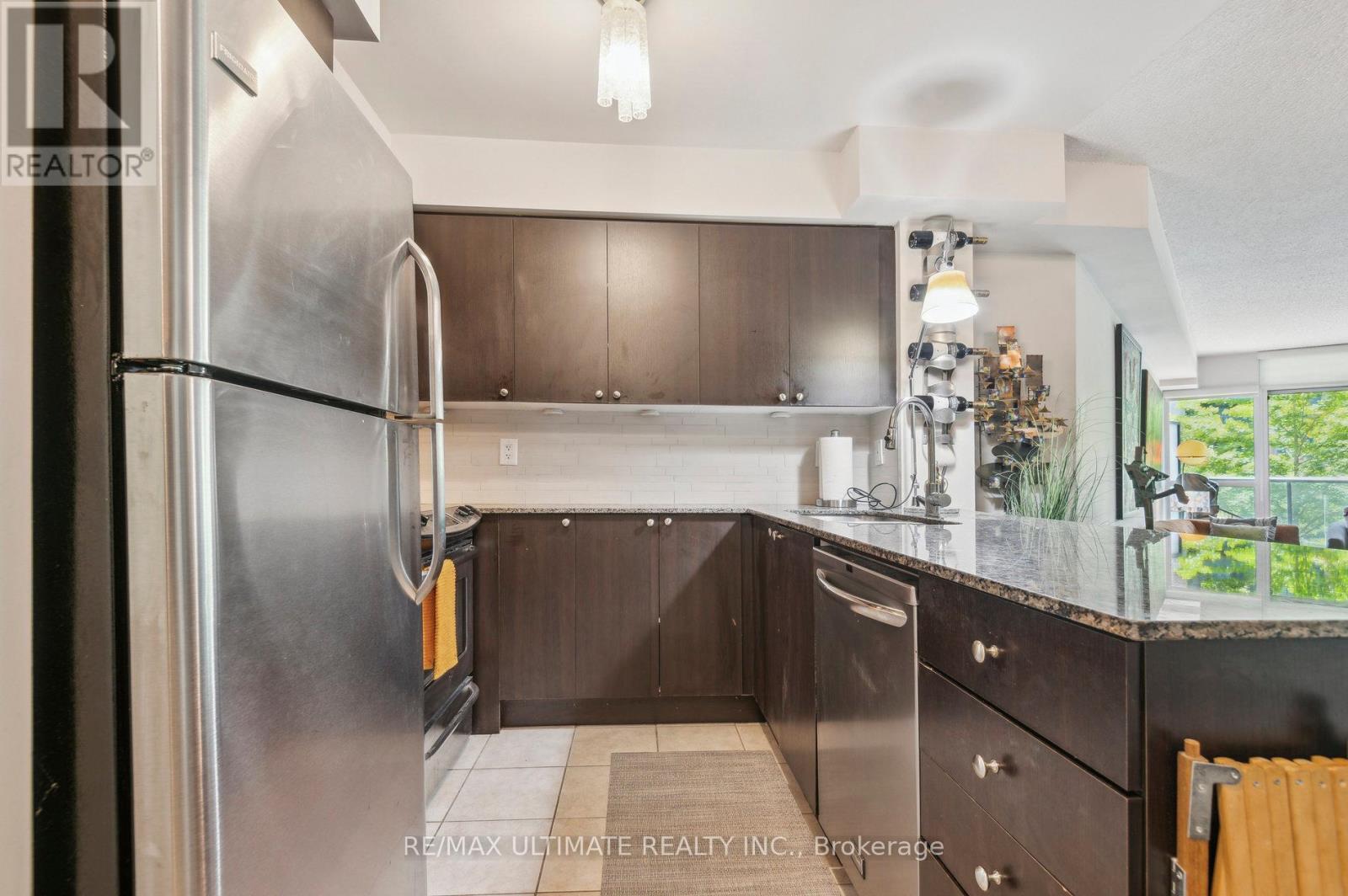 240 - 525 Wilson Avenue, Toronto, Ontario  M3H 0A7 - Photo 3 - C12210271