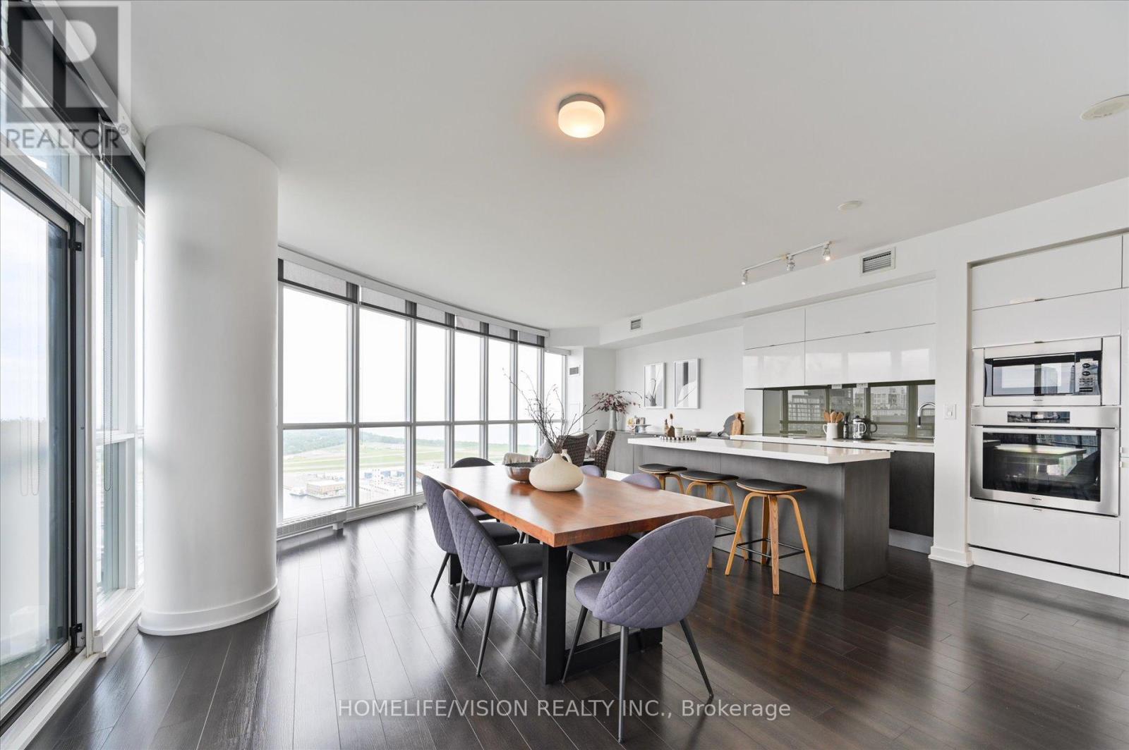 4806 - 21 Iceboat Terrace, Toronto, Ontario  M5V 4A9 - Photo 12 - C12210278