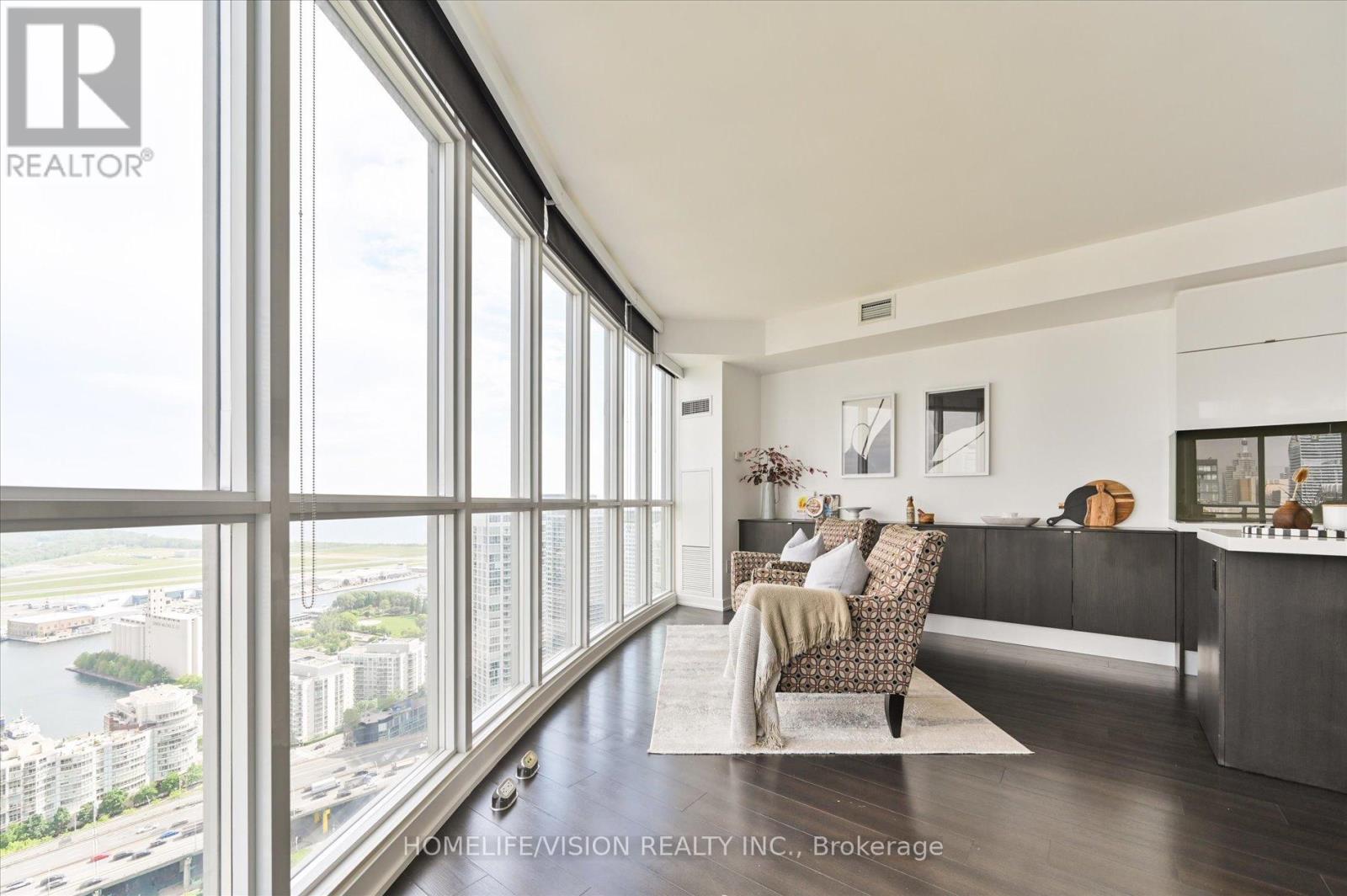 4806 - 21 Iceboat Terrace, Toronto, Ontario  M5V 4A9 - Photo 16 - C12210278