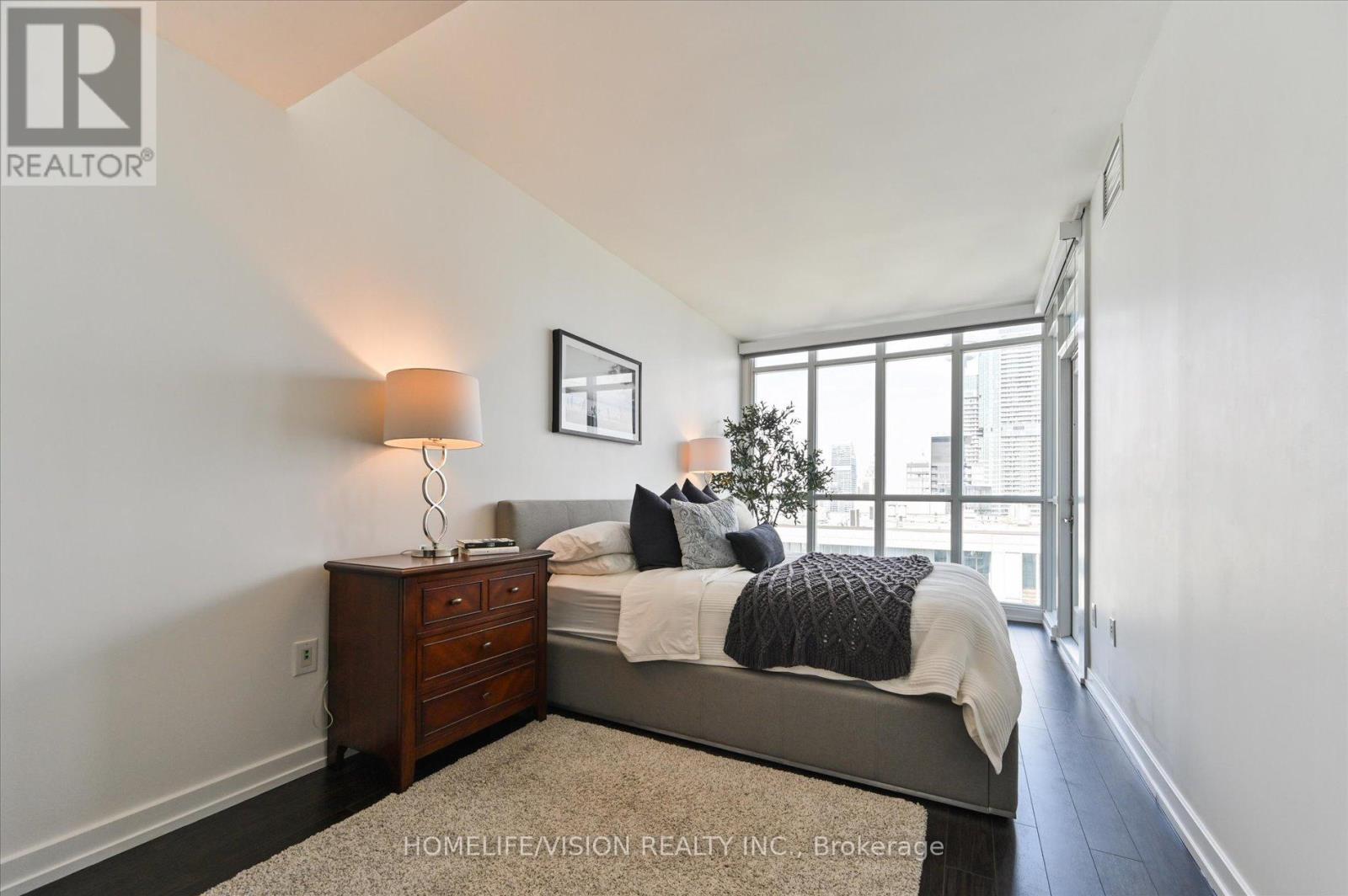 4806 - 21 Iceboat Terrace, Toronto, Ontario  M5V 4A9 - Photo 21 - C12210278