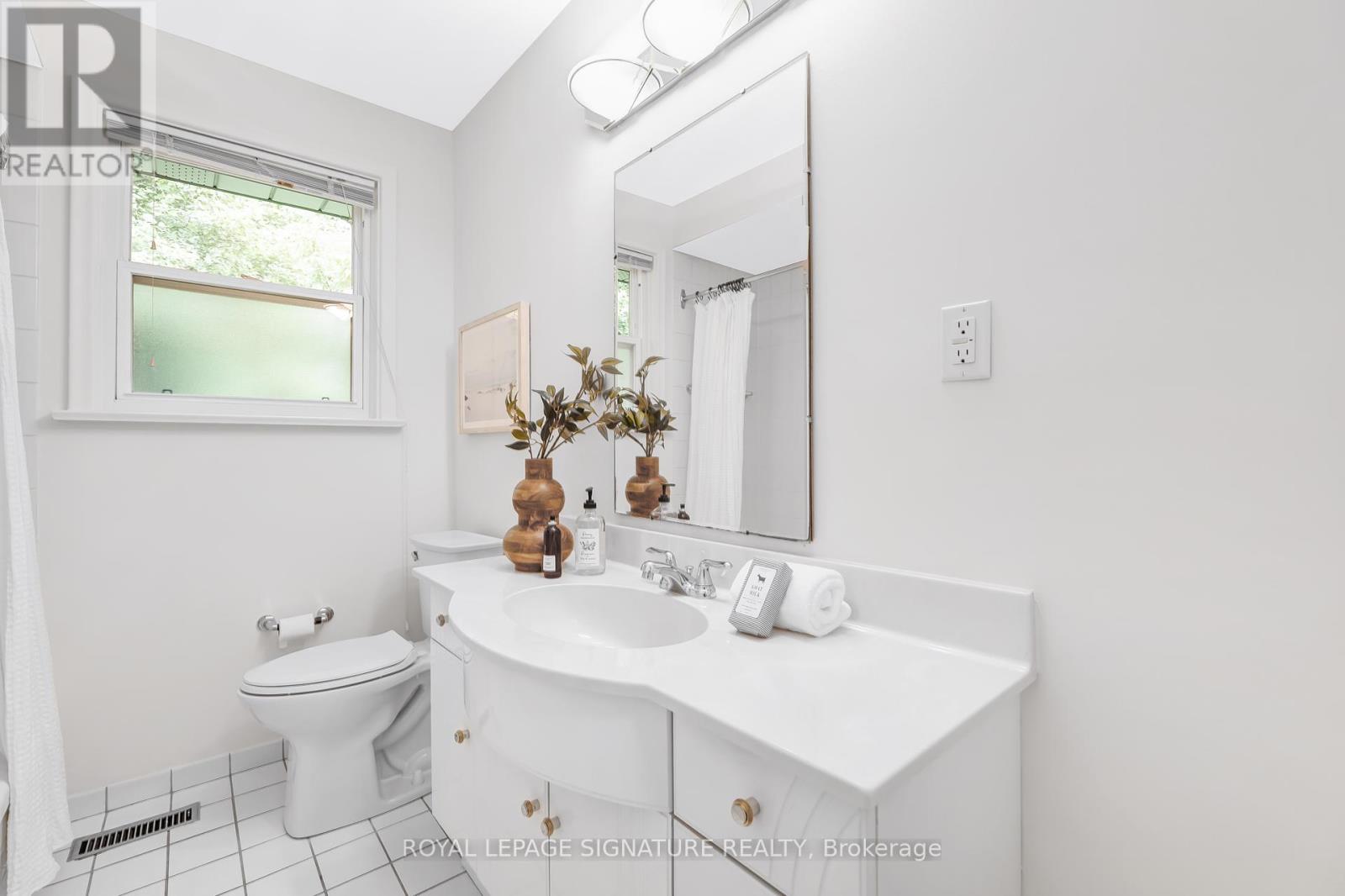 27 Fenelon Drive, Toronto, Ontario  M3A 3K2 - Photo 23 - C12210306