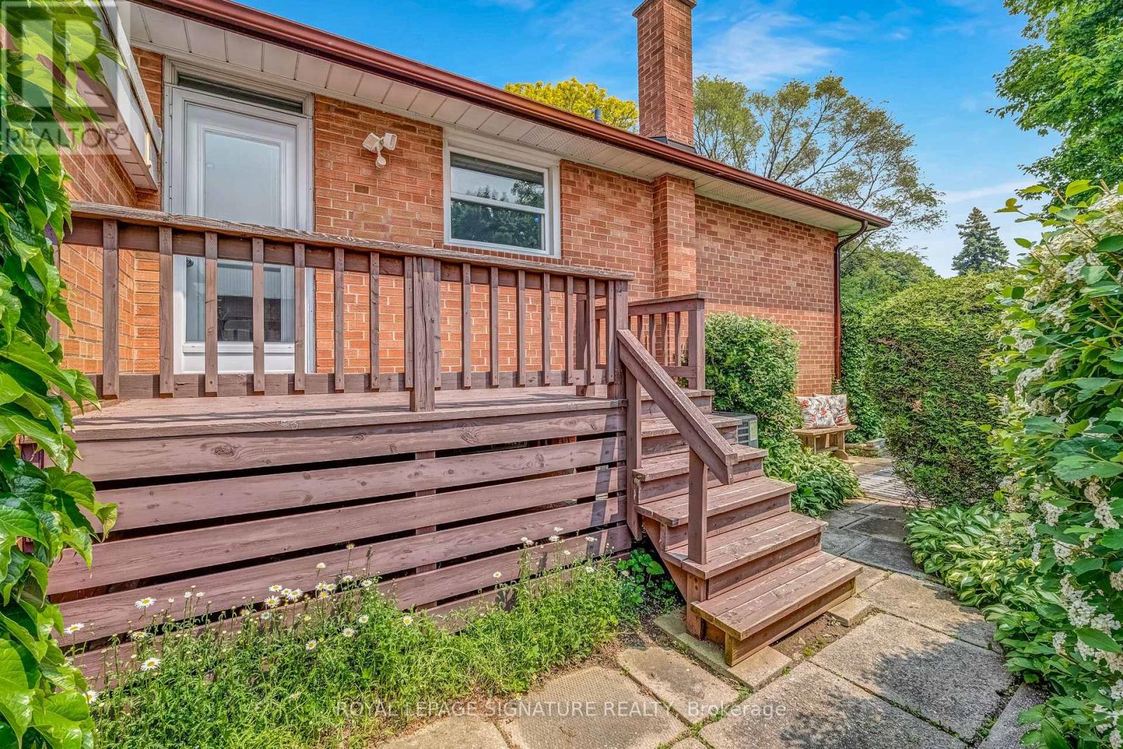 27 Fenelon Drive, Toronto, Ontario  M3A 3K2 - Photo 37 - C12210306