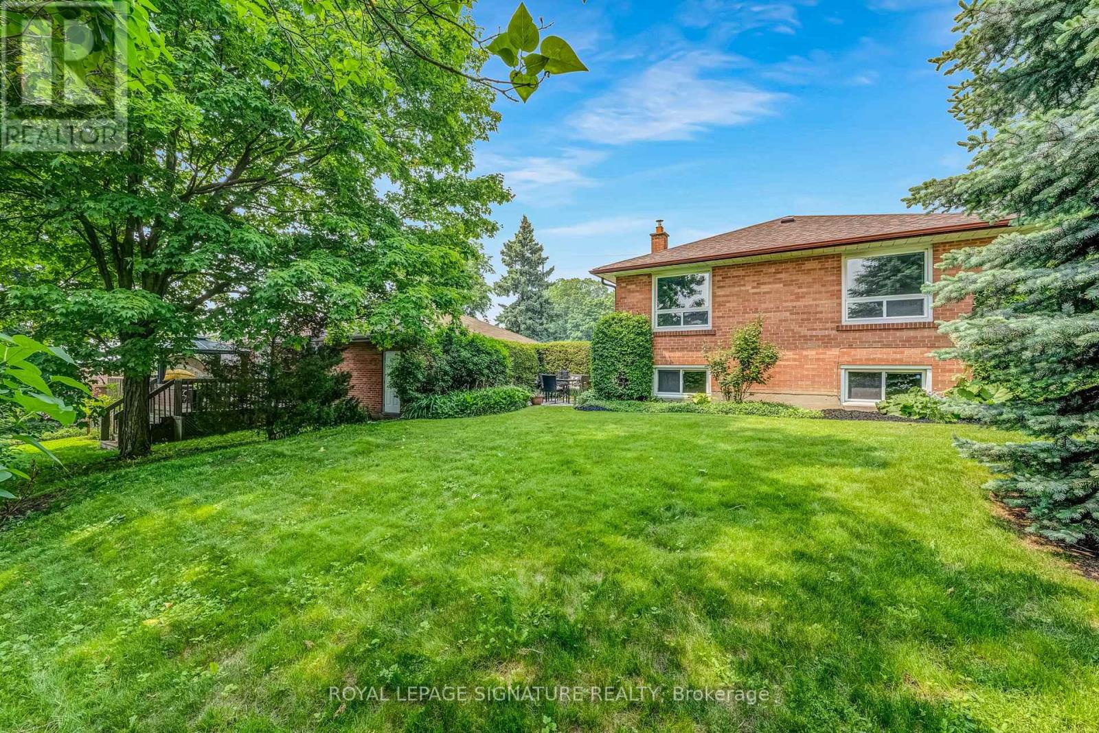 27 Fenelon Drive, Toronto, Ontario  M3A 3K2 - Photo 41 - C12210306