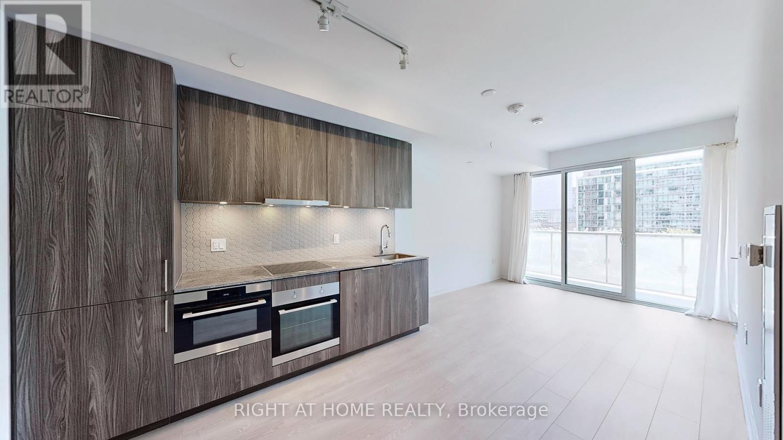 403 - 15 Queens Quay E, Toronto, Ontario  M5E 0C5 - Photo 10 - C12210332