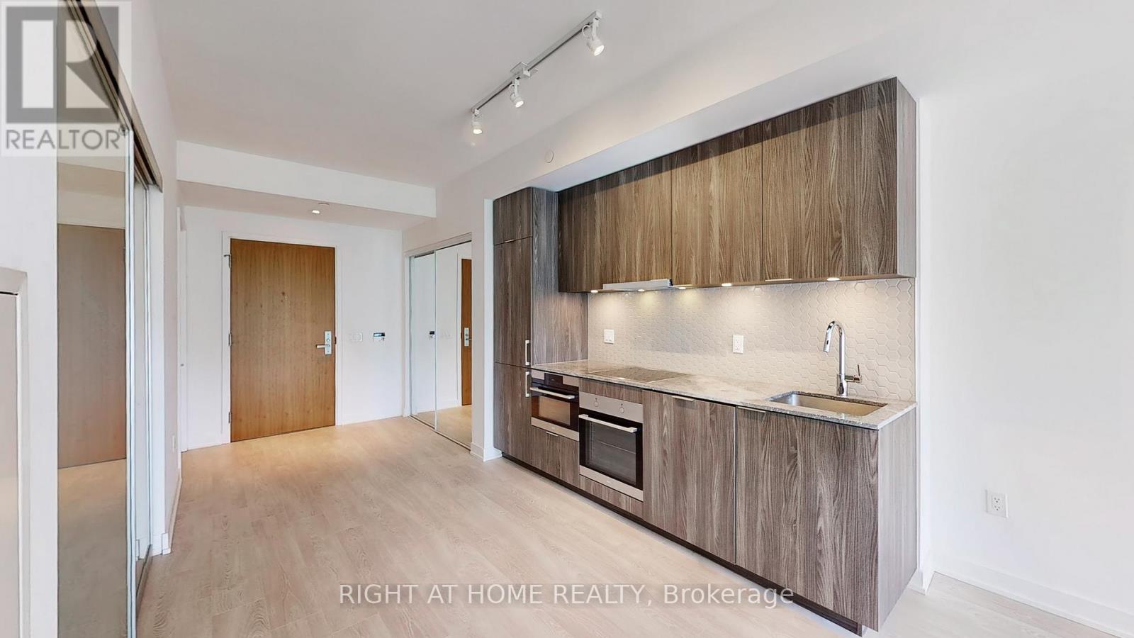 403 - 15 Queens Quay E, Toronto, Ontario  M5E 0C5 - Photo 11 - C12210332