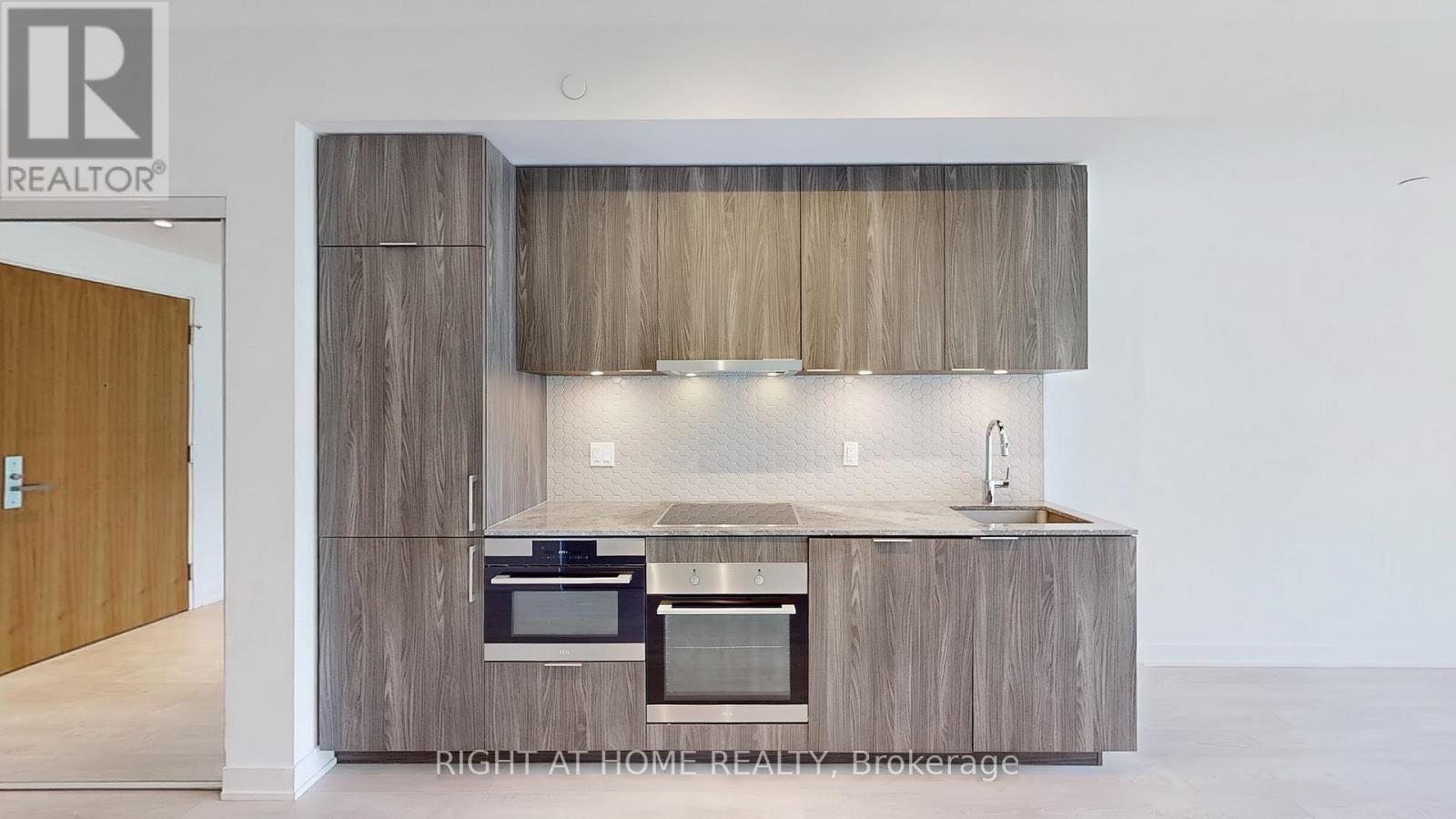 403 - 15 Queens Quay E, Toronto, Ontario  M5E 0C5 - Photo 12 - C12210332