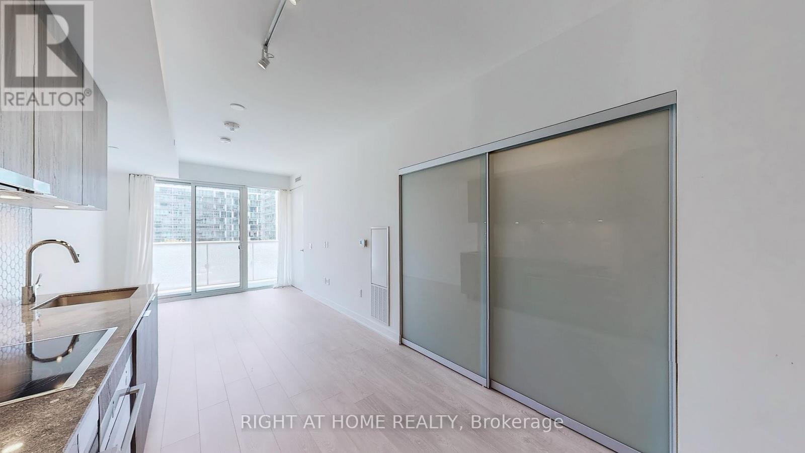 403 - 15 Queens Quay E, Toronto, Ontario  M5E 0C5 - Photo 13 - C12210332