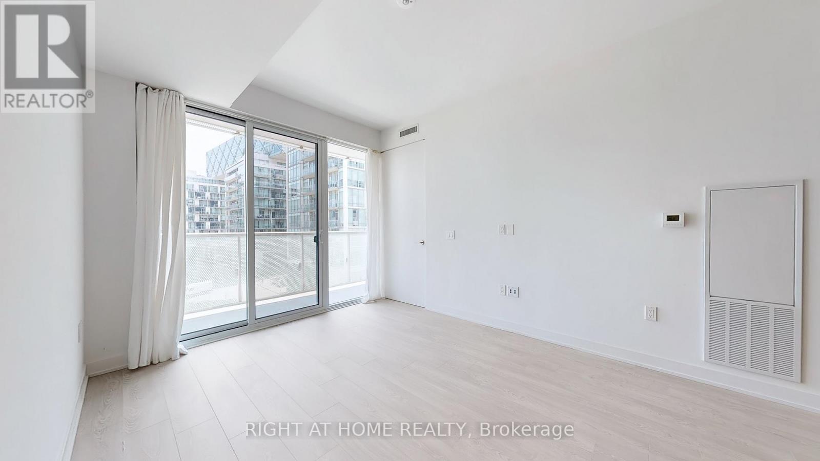 403 - 15 Queens Quay E, Toronto, Ontario  M5E 0C5 - Photo 14 - C12210332