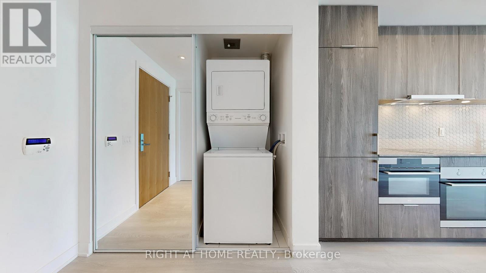 403 - 15 Queens Quay E, Toronto, Ontario  M5E 0C5 - Photo 15 - C12210332
