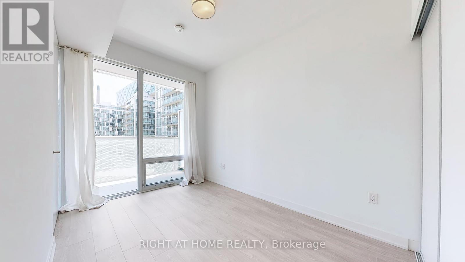403 - 15 Queens Quay E, Toronto, Ontario  M5E 0C5 - Photo 16 - C12210332