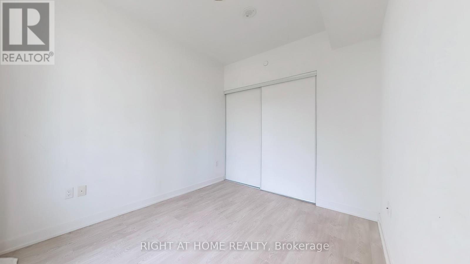 403 - 15 Queens Quay E, Toronto, Ontario  M5E 0C5 - Photo 17 - C12210332