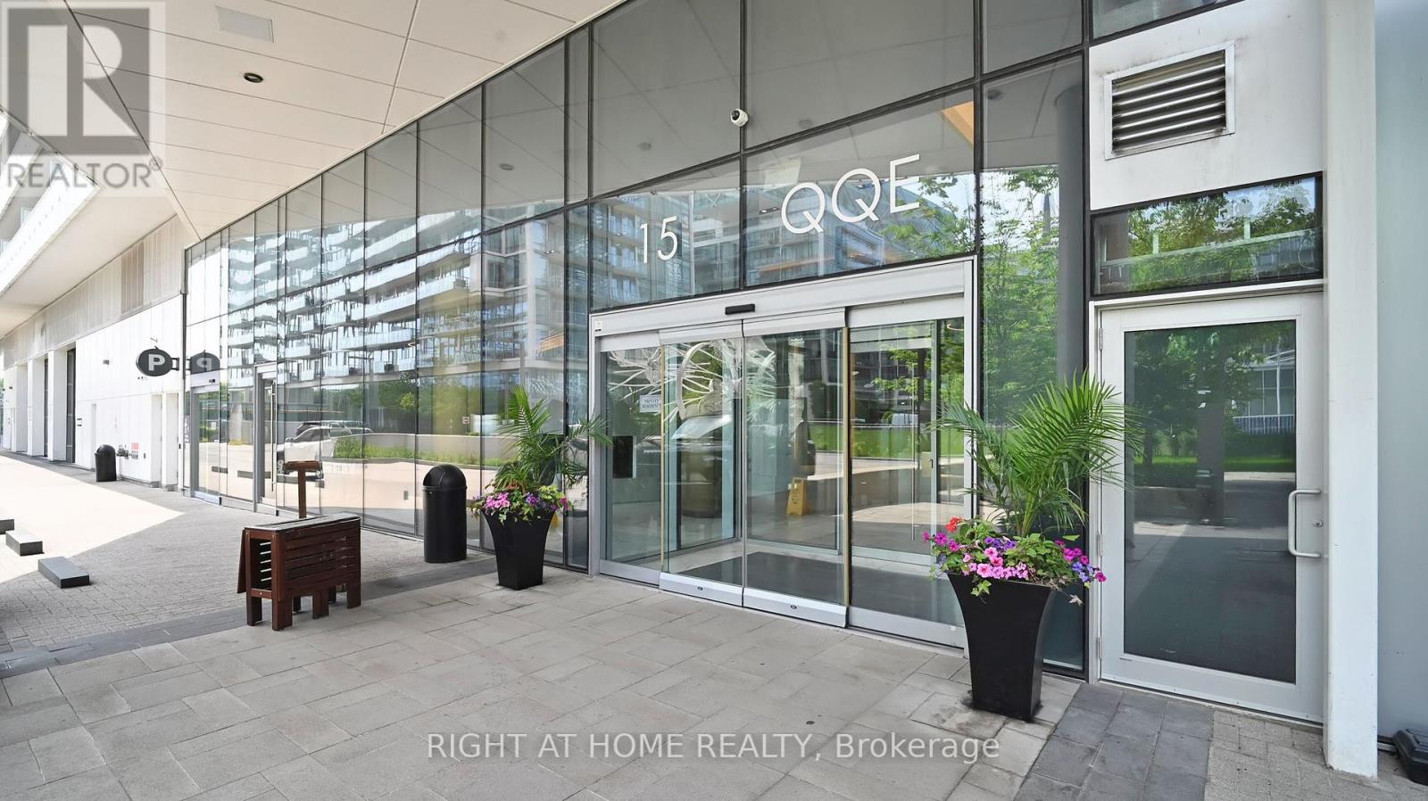 403 - 15 Queens Quay E, Toronto, Ontario  M5E 0C5 - Photo 2 - C12210332
