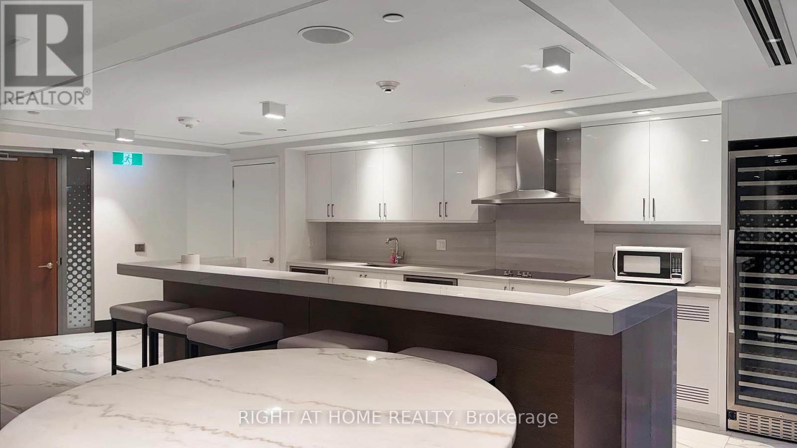 403 - 15 Queens Quay E, Toronto, Ontario  M5E 0C5 - Photo 31 - C12210332