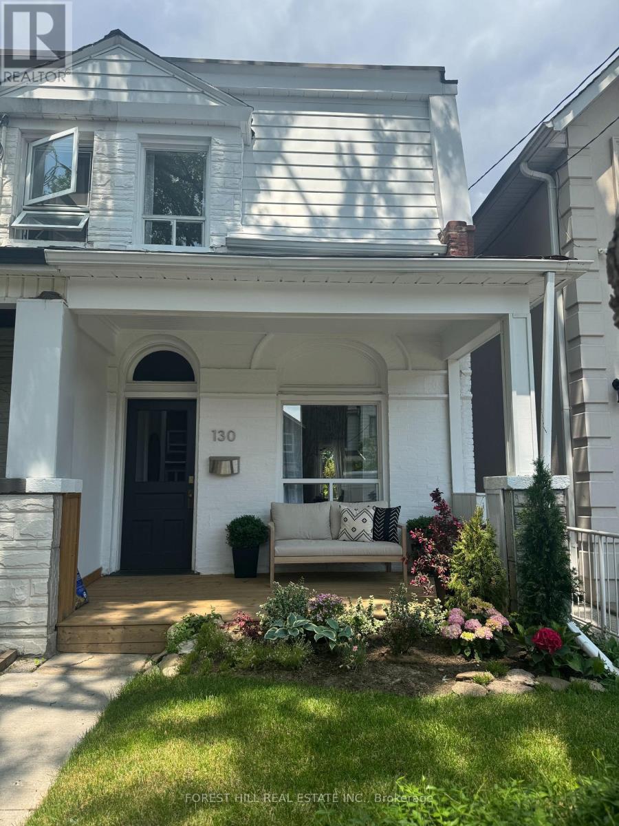 130 LINDSEY AVENUE, Toronto, Ontario