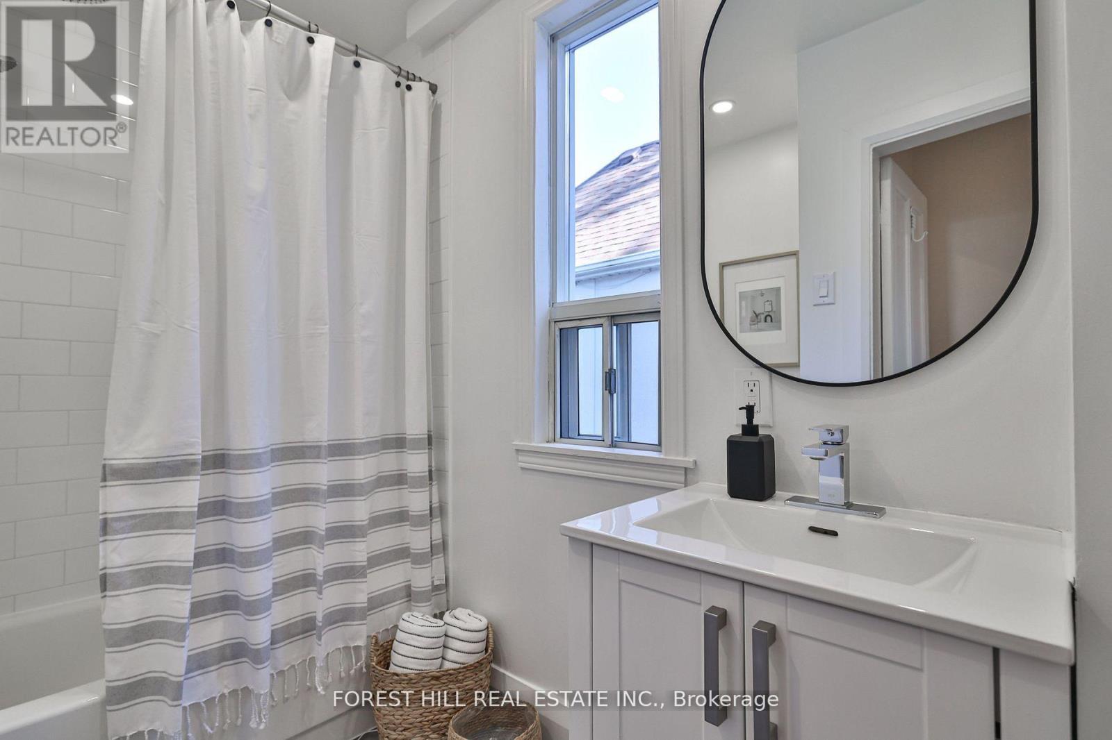130 Lindsey Avenue, Toronto, Ontario  M6H 1E6 - Photo 28 - C12210350