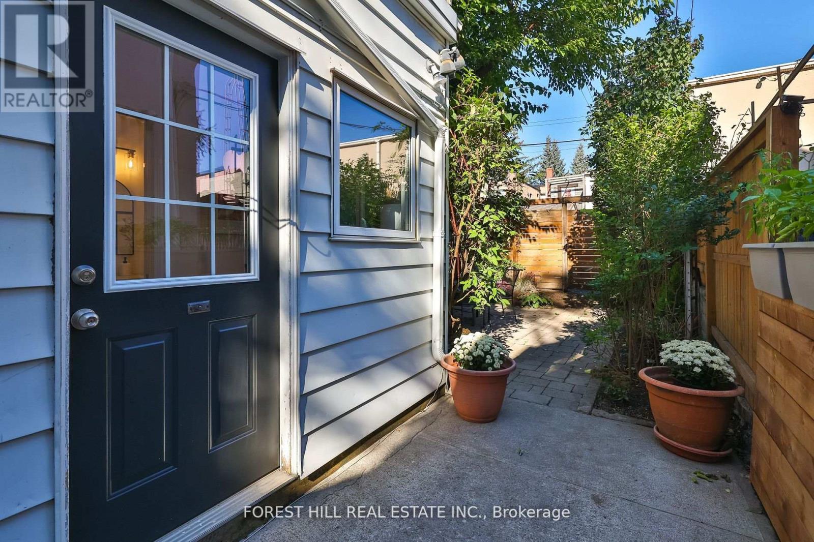 130 Lindsey Avenue, Toronto, Ontario  M6H 1E6 - Photo 37 - C12210350