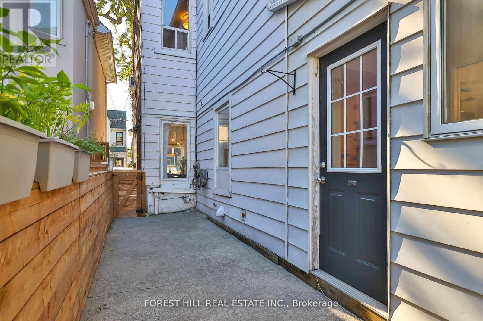 130 Lindsey Avenue, Toronto, Ontario  M6H 1E6 - Photo 40 - C12210350