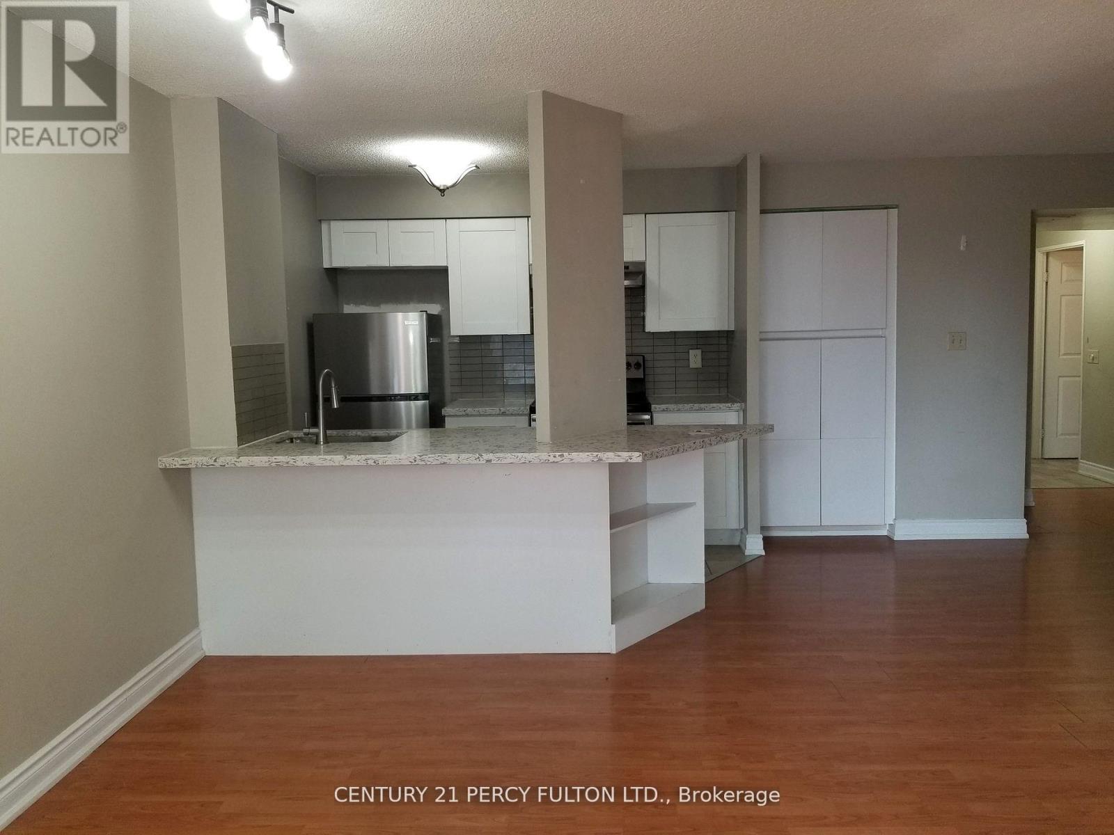 708 - 24 Wellesley Street W, Toronto, Ontario  M4Y 2X6 - Photo 4 - C12210373