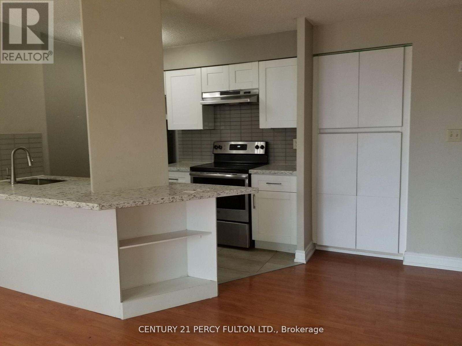 708 - 24 Wellesley Street W, Toronto, Ontario  M4Y 2X6 - Photo 5 - C12210373