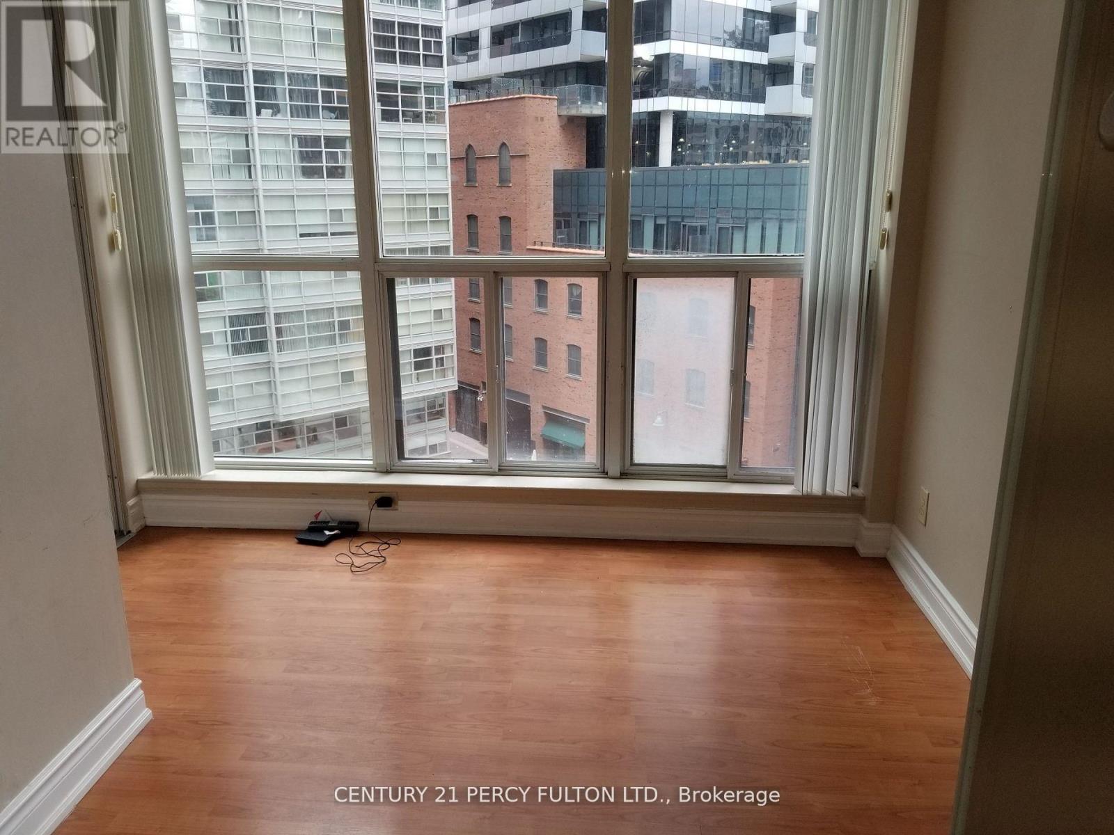 708 - 24 Wellesley Street W, Toronto, Ontario  M4Y 2X6 - Photo 8 - C12210373