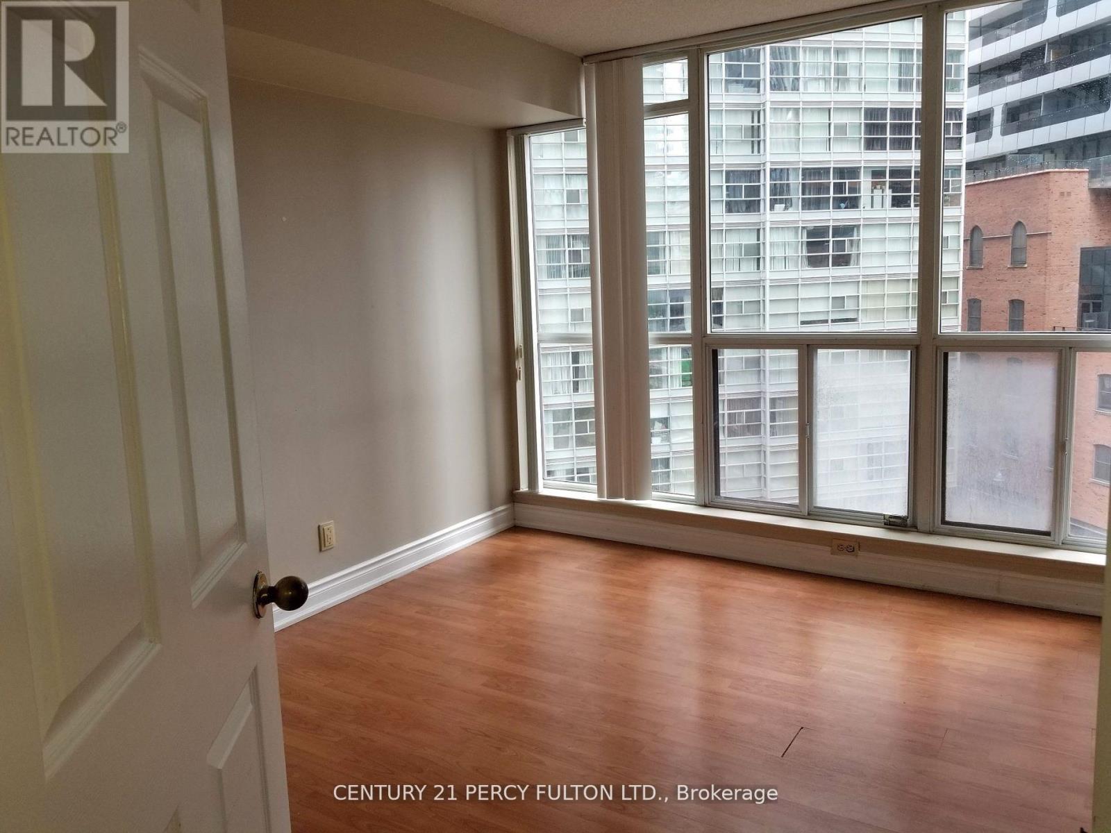 708 - 24 Wellesley Street W, Toronto, Ontario  M4Y 2X6 - Photo 9 - C12210373