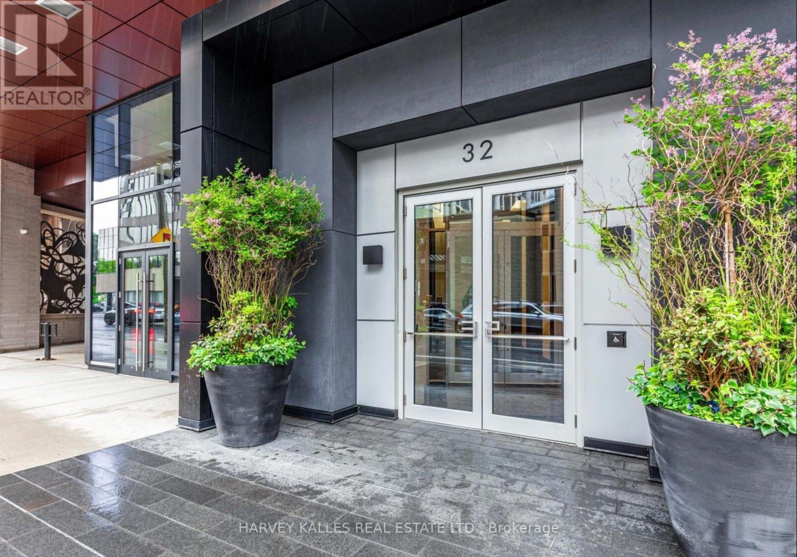 1003 - 32 Davenport Road, Toronto, Ontario  M5R 1H3 - Photo 16 - C12210374
