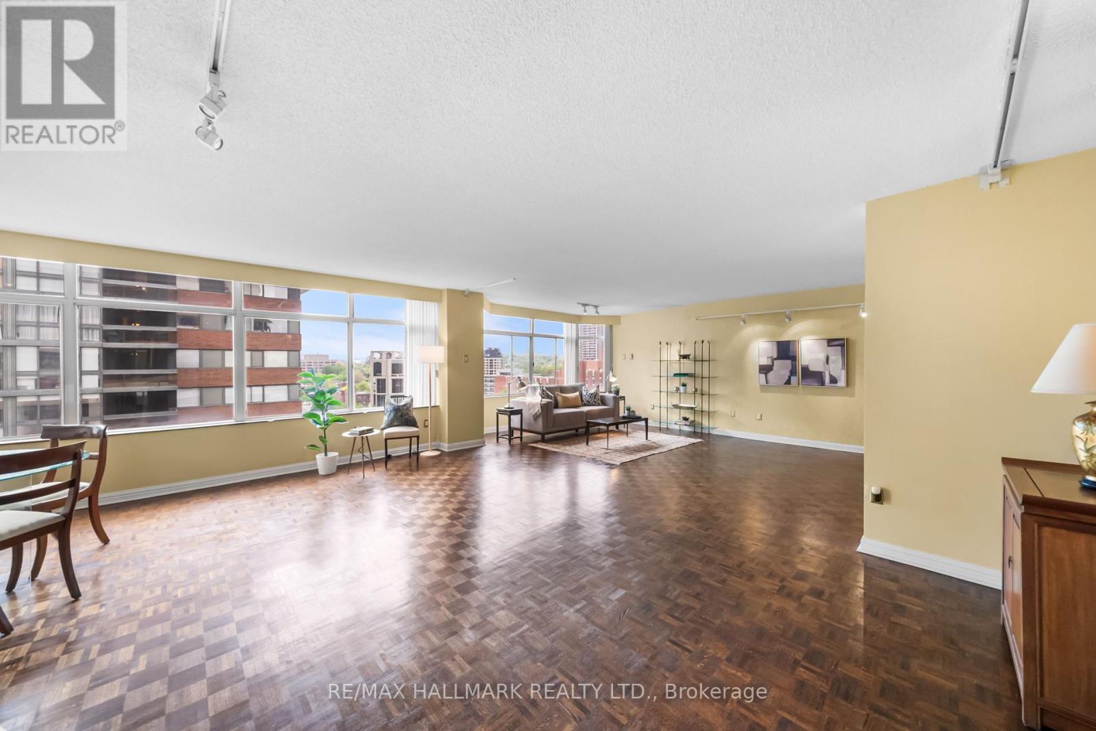 1101 - 900 Yonge Street, Toronto, Ontario  M4W 3P5 - Photo 2 - C12210393