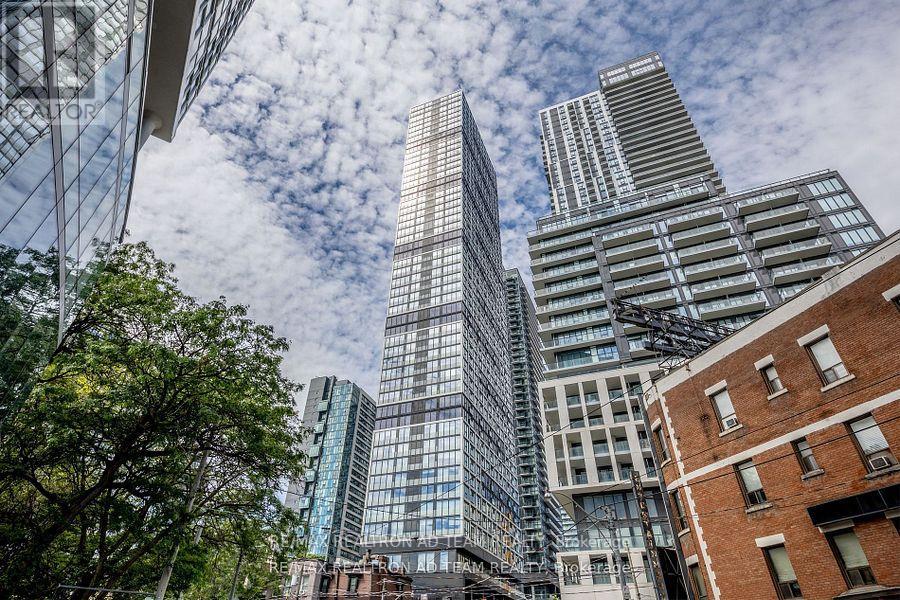 702 - 181 DUNDAS STREET E, Toronto, Ontario