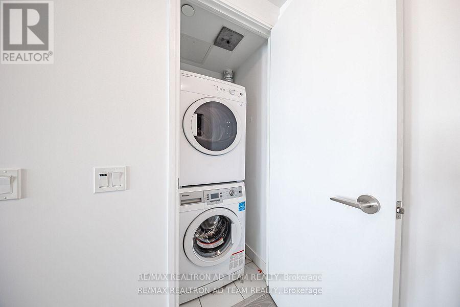 702 - 181 Dundas Street E, Toronto, Ontario  M5A 1Z4 - Photo 4 - C12210398
