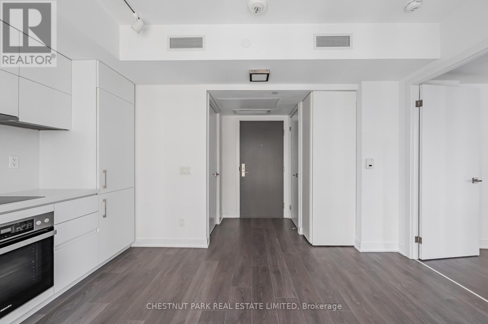 901 - 188 Cumberland Avenue, Toronto, Ontario  M5R 0B6 - Photo 12 - C12210424