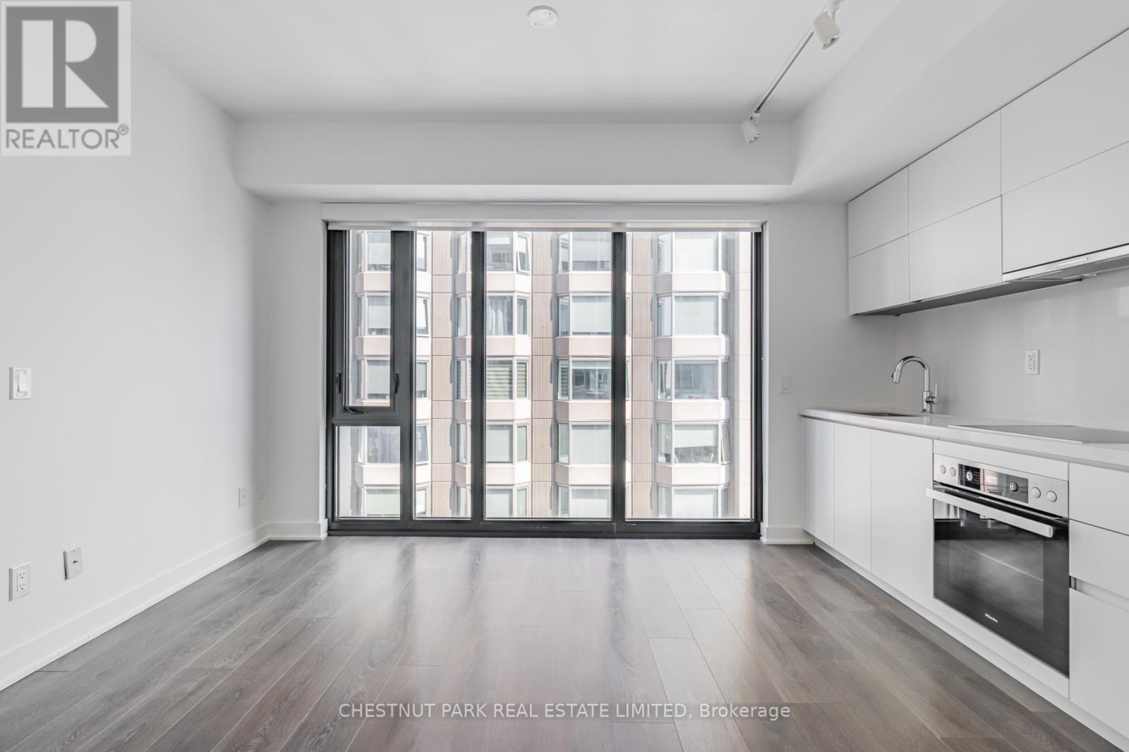 901 - 188 Cumberland Avenue, Toronto, Ontario  M5R 0B6 - Photo 4 - C12210424