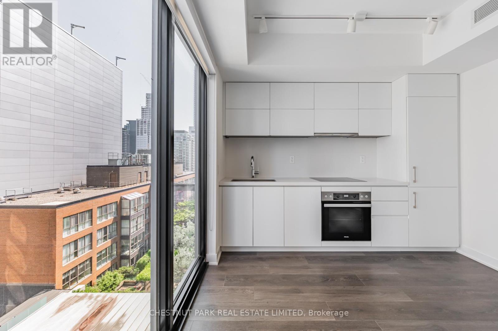 901 - 188 Cumberland Avenue, Toronto, Ontario  M5R 0B6 - Photo 9 - C12210424