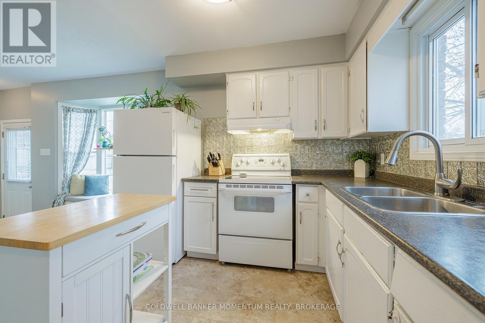 299 Dain Avenue, Welland (Lincoln/crowland), Ontario  L3B 3E7 - Photo 16 - X12090393