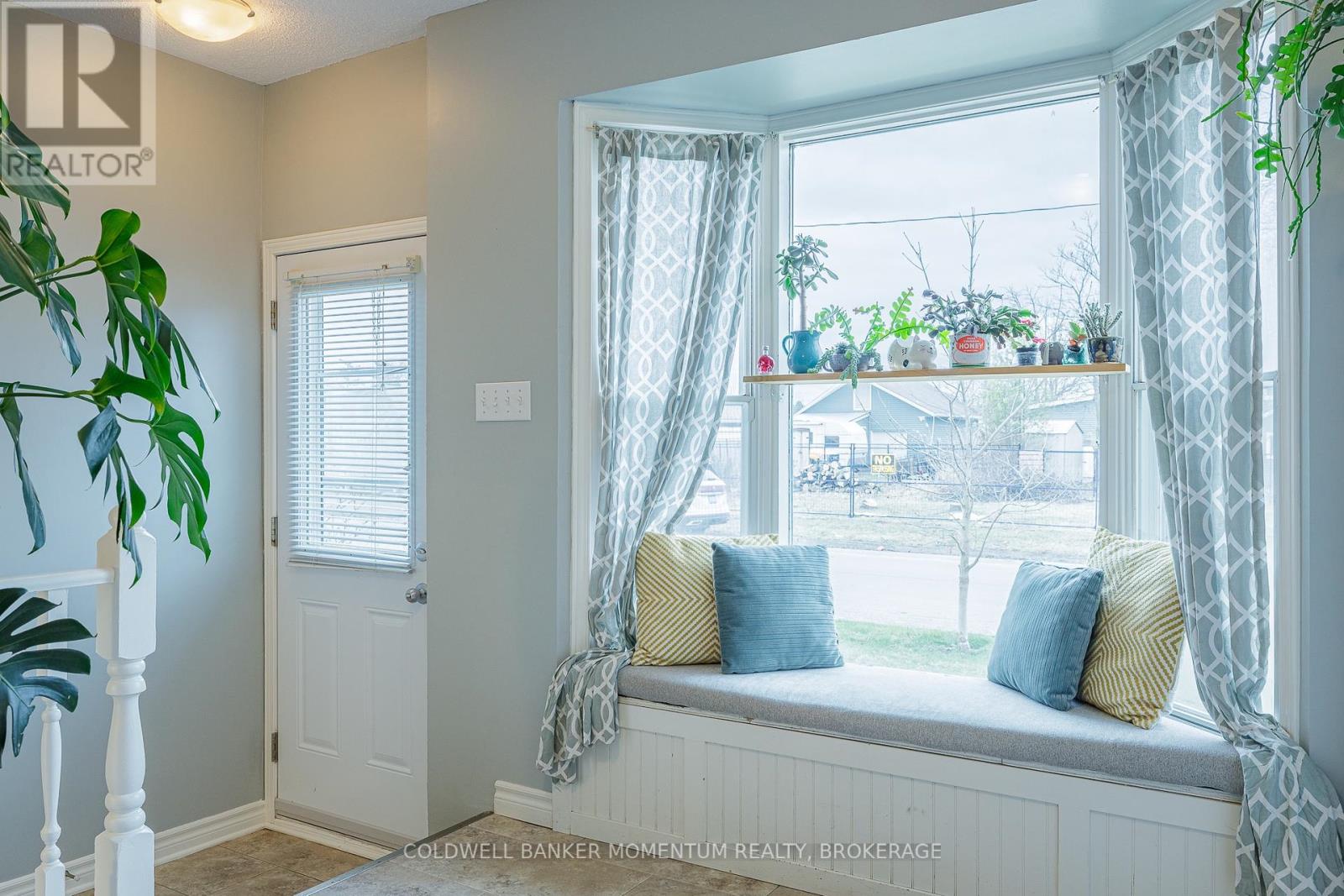 299 Dain Avenue, Welland (Lincoln/crowland), Ontario  L3B 3E7 - Photo 23 - X12090393