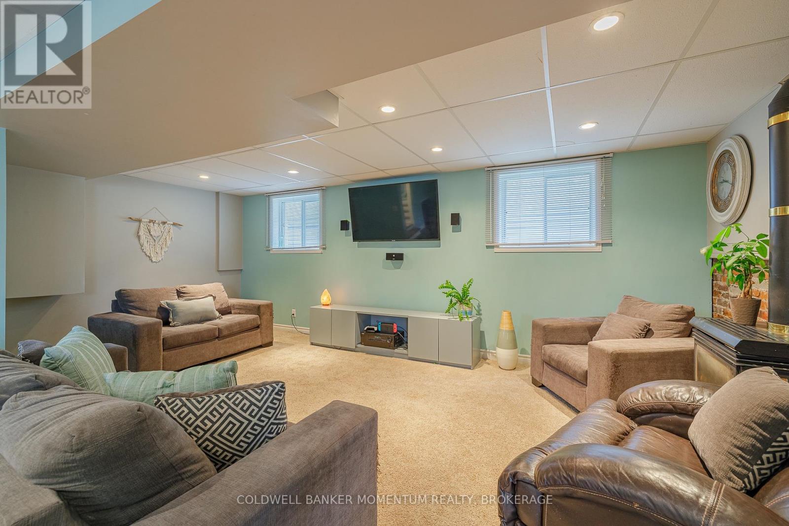 299 Dain Avenue, Welland (Lincoln/crowland), Ontario  L3B 3E7 - Photo 31 - X12090393