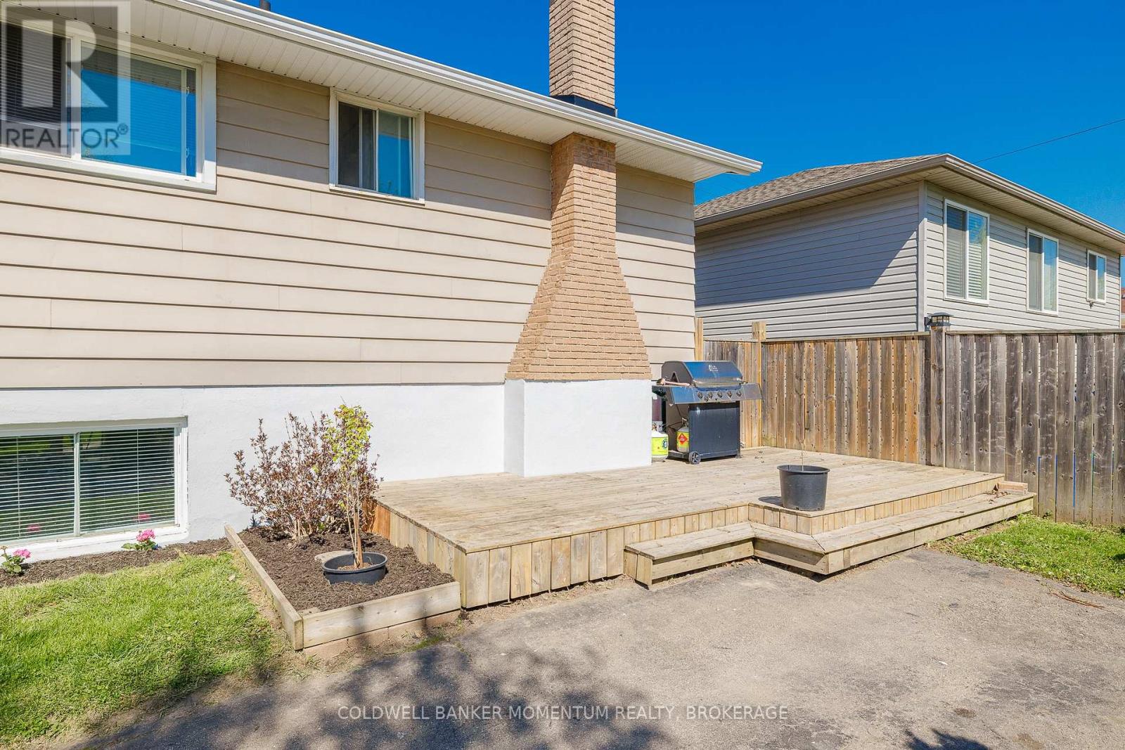 299 Dain Avenue, Welland (Lincoln/crowland), Ontario  L3B 3E7 - Photo 37 - X12090393