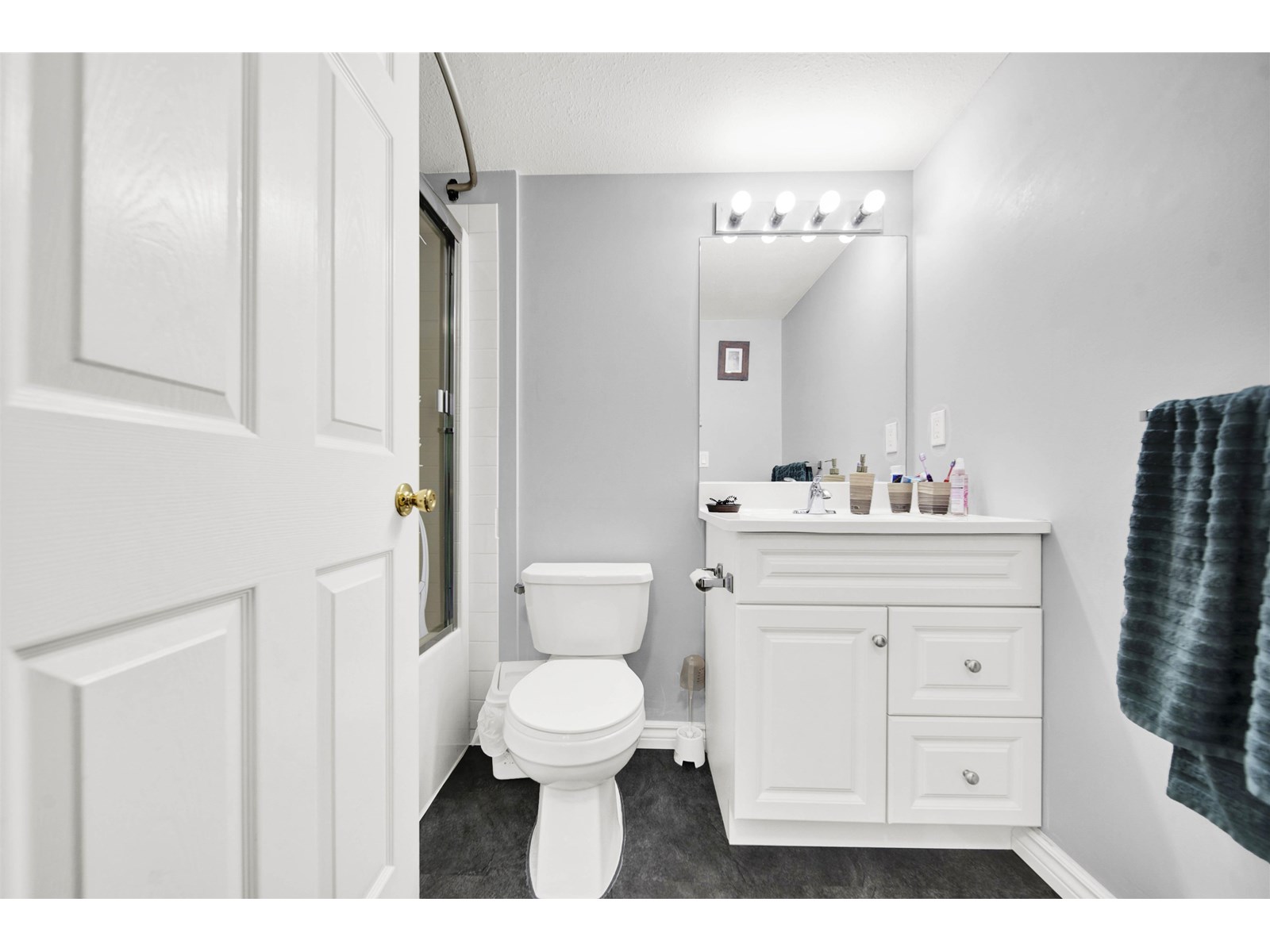 311 13780 76 Avenue, Surrey, British Columbia  V3W 1E5 - Photo 11 - R3012944