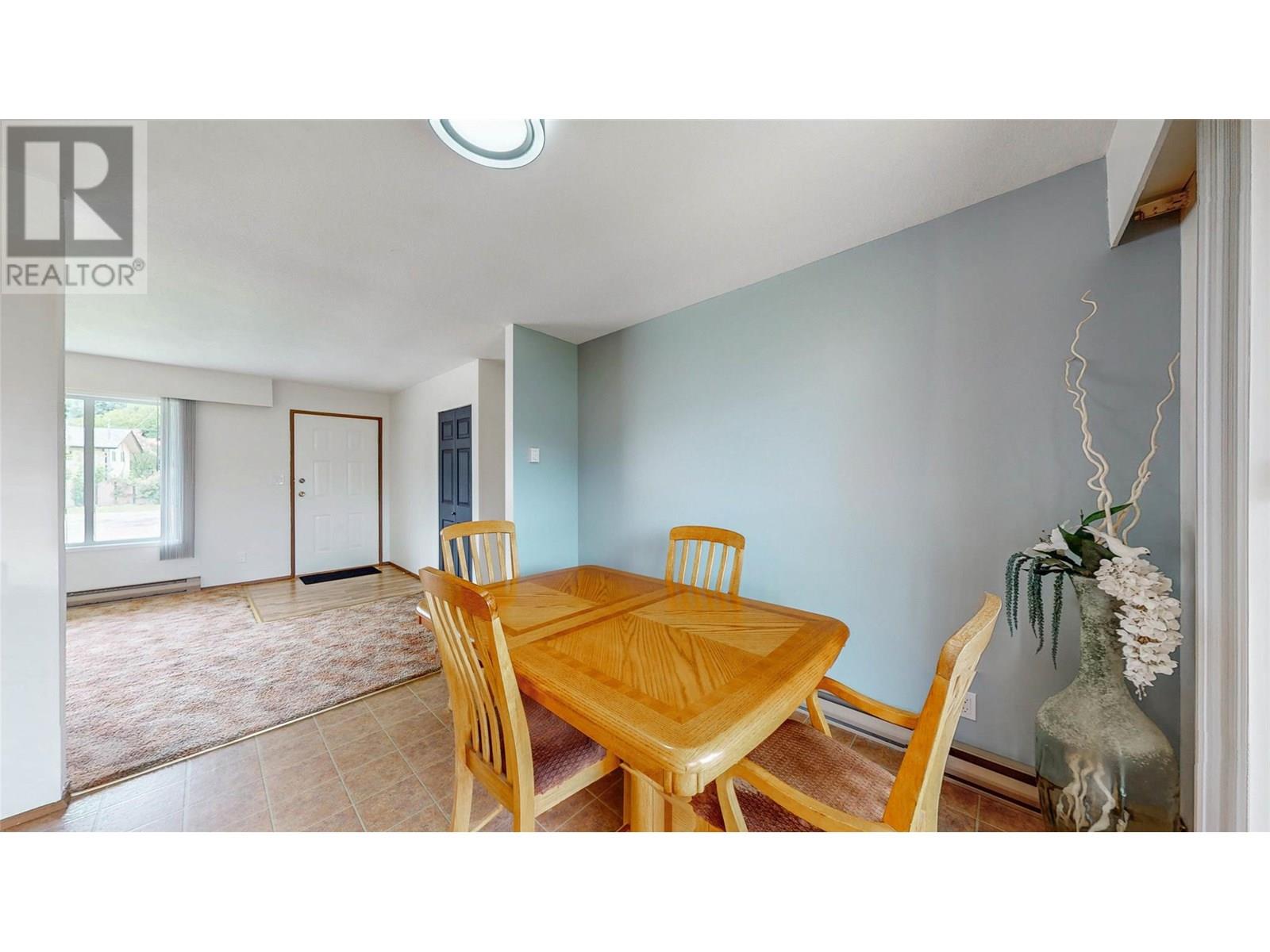 5843 Okanagan Street, Oliver, British Columbia  V0H 1T0 - Photo 9 - 10350562