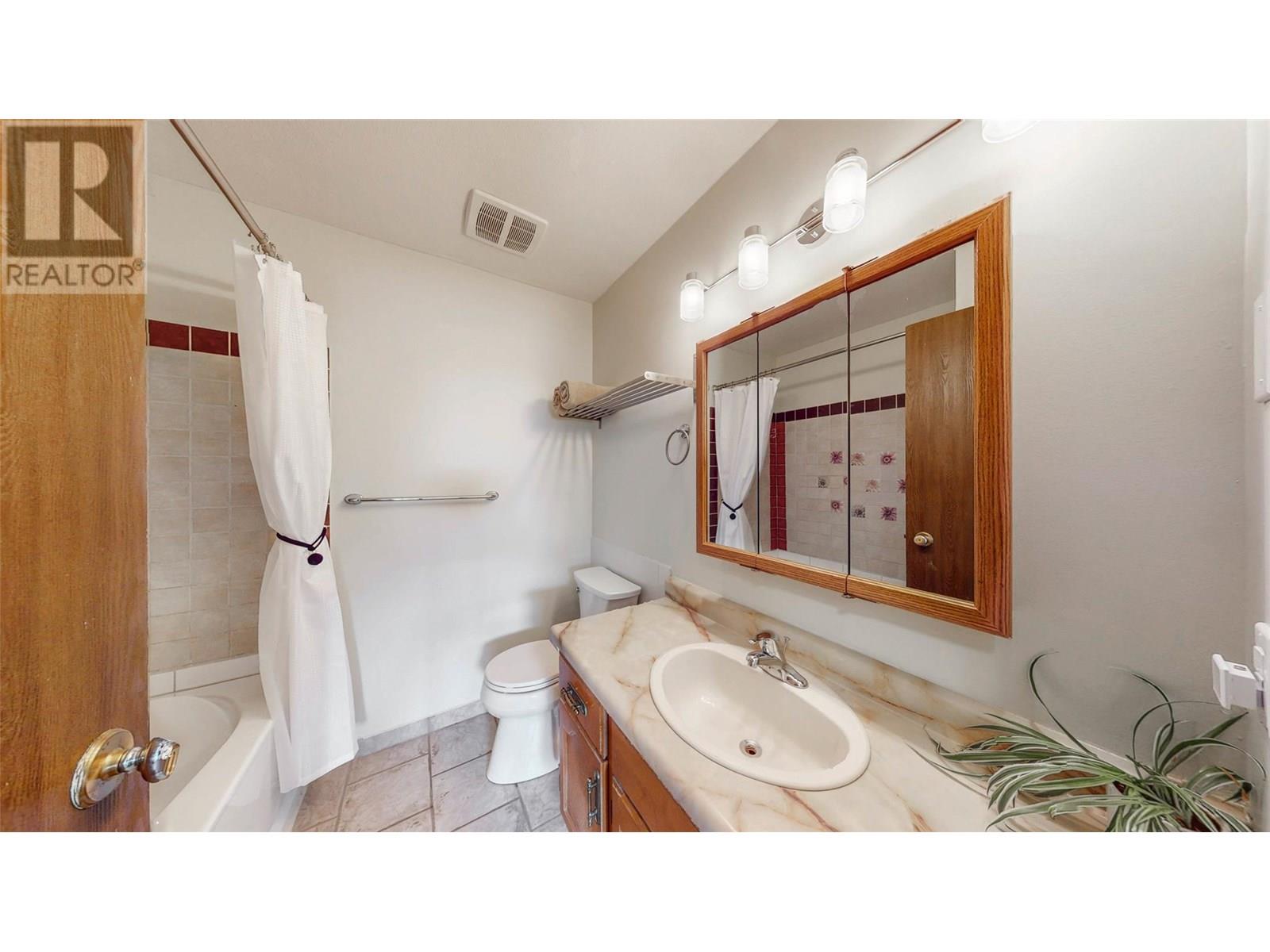 5843 Okanagan Street, Oliver, British Columbia  V0H 1T0 - Photo 23 - 10350562