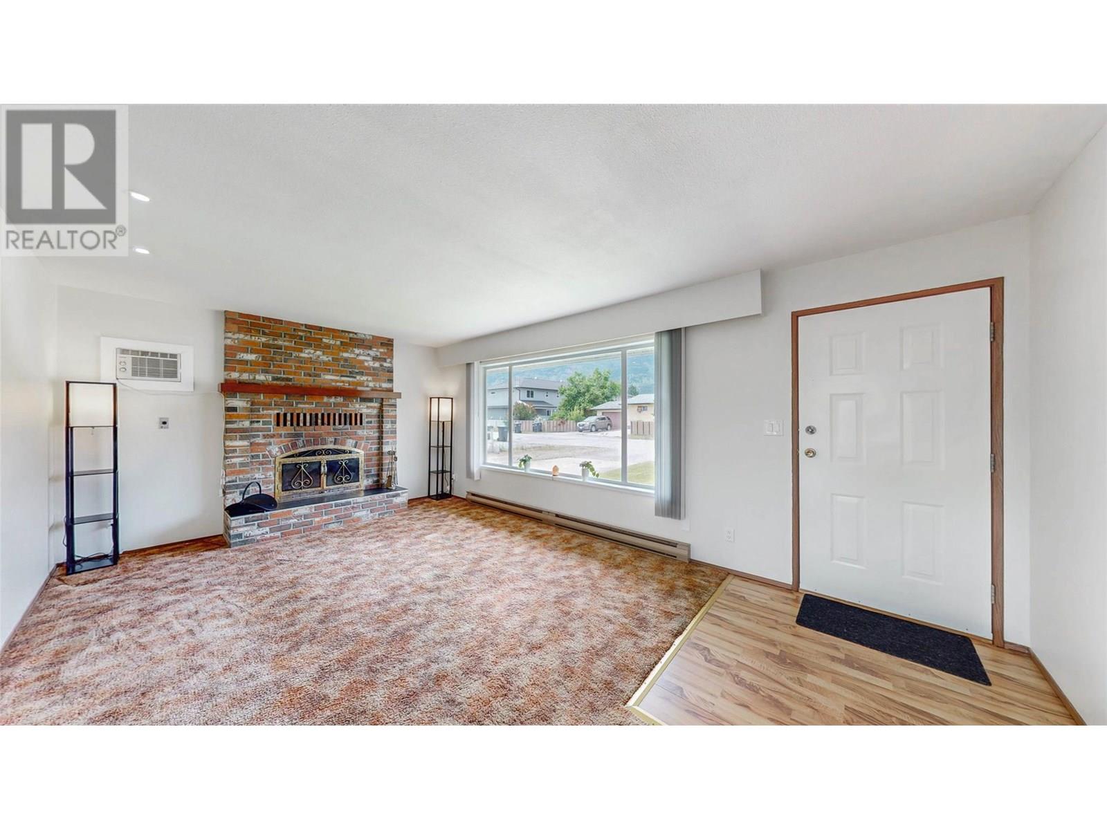 5843 Okanagan Street, Oliver, British Columbia  V0H 1T0 - Photo 5 - 10350562