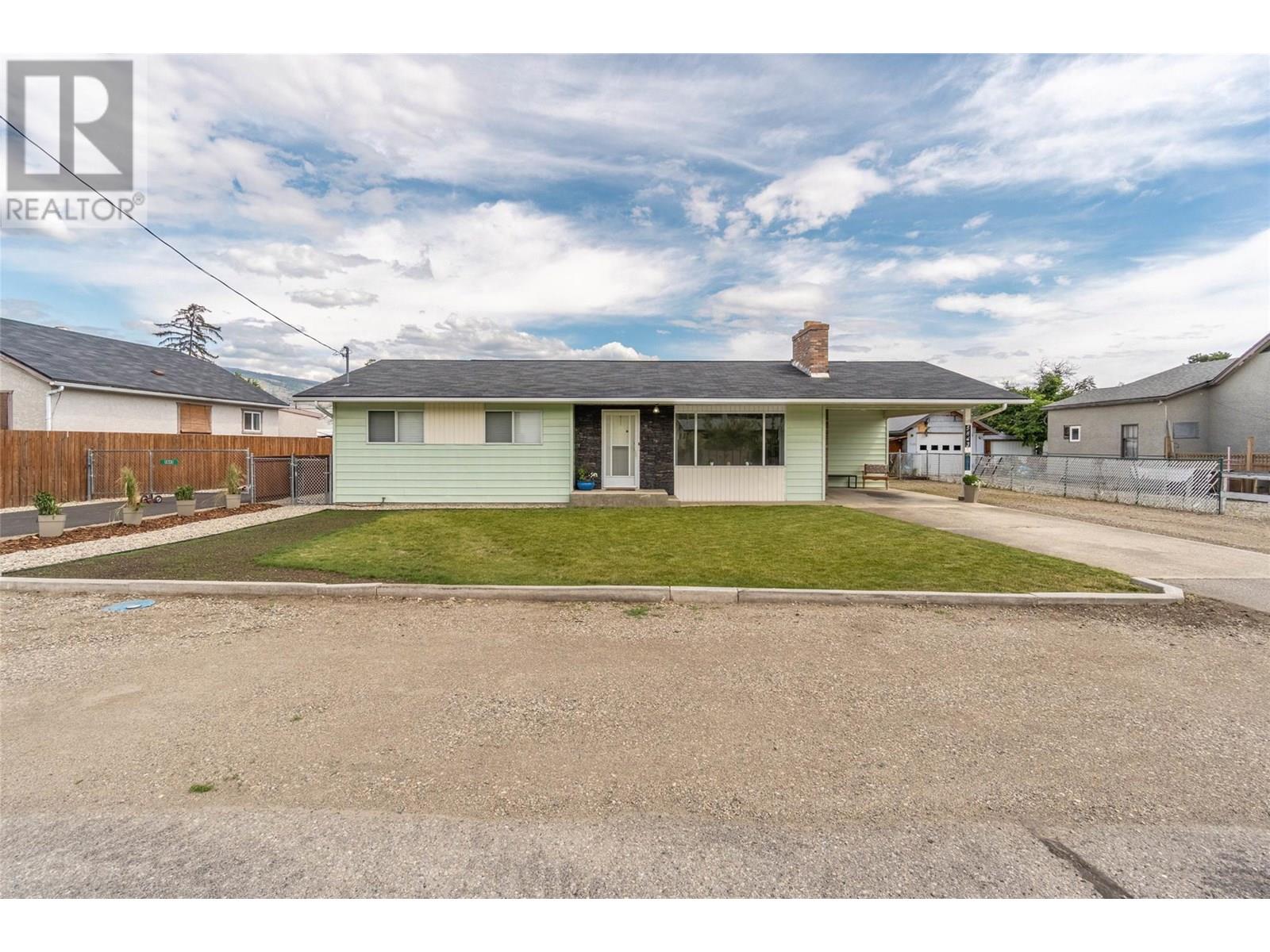 5843 Okanagan Street, Oliver, British Columbia