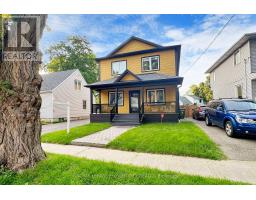 8 FURNIVAL ROAD, Toronto, Ontario